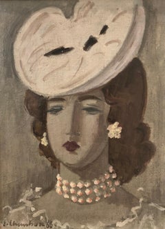 Portrait avec chapeau blanc et collier de perles