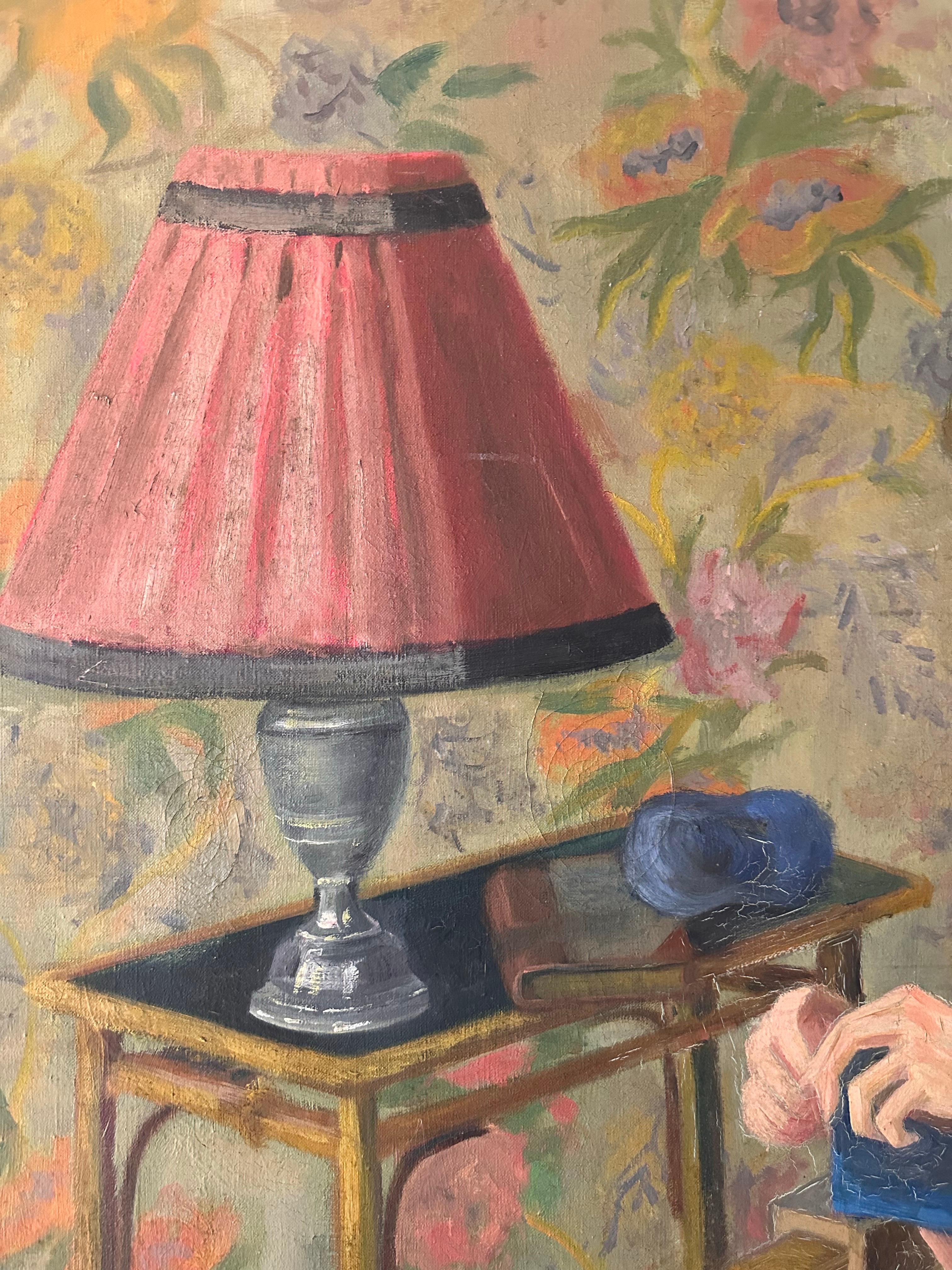Enorme óleo francés de los años 50 firmado Young Lady Knitting in Interior Room - Painting Impresionista de Emile Courtin