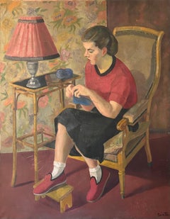 Enorme óleo francés de los años 50 firmado Young Lady Knitting in Interior Room