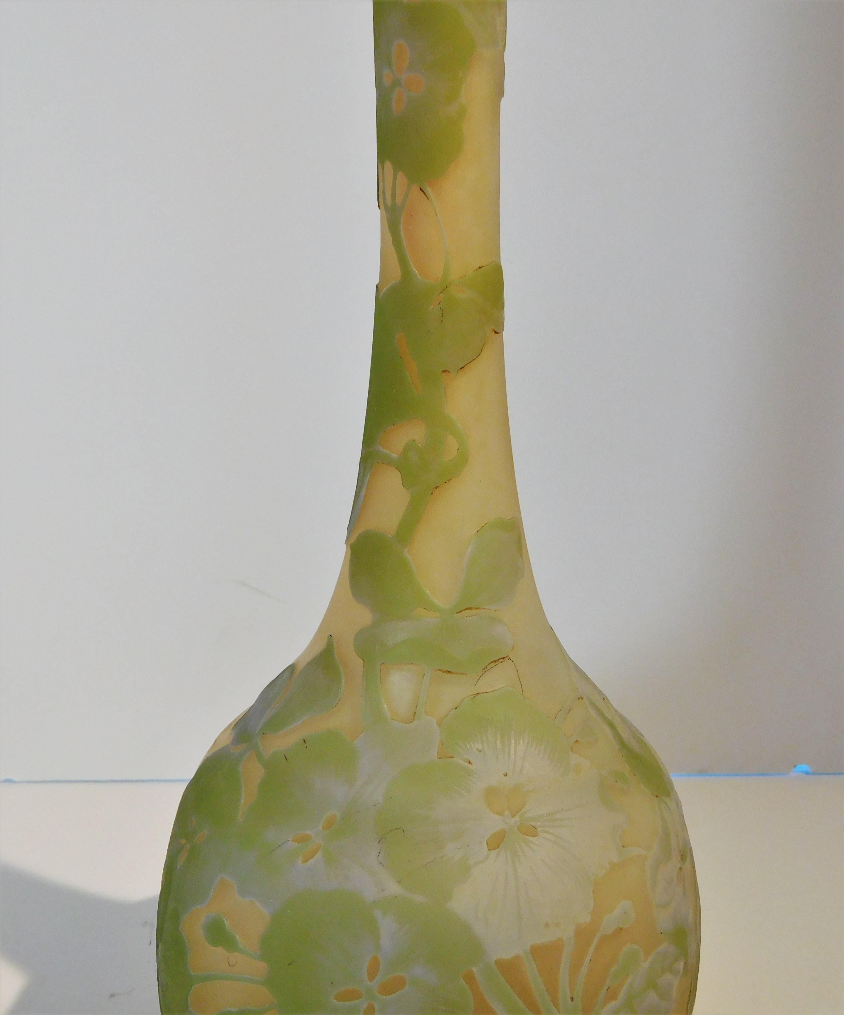 Emile Gallé Tall Blown Cameo Glass Bud Vase in Pastel Colors, circa 1905 For Sale 1