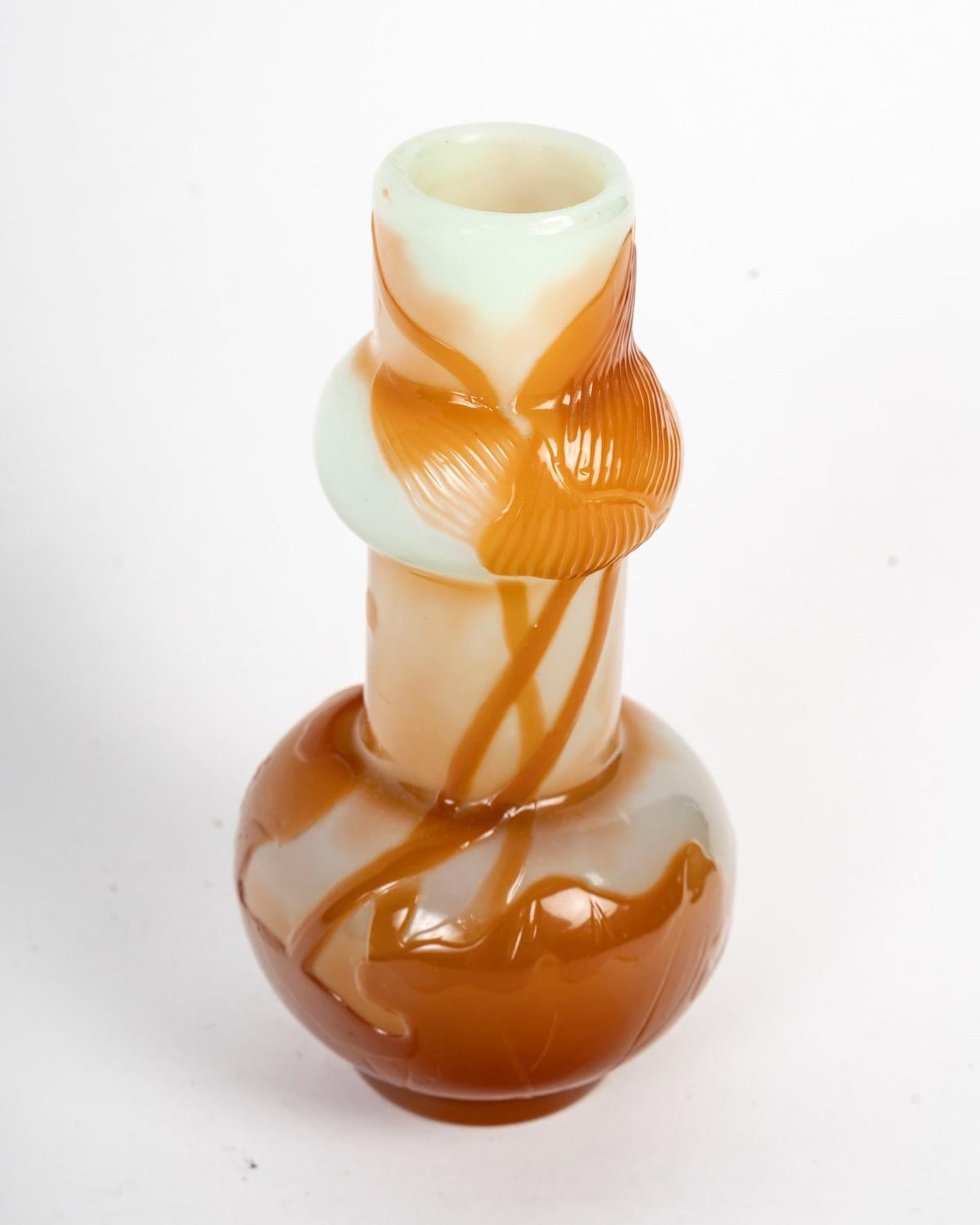 Francese Émile Gallé (1846-1904) , un vaso di vetro a cammeo in stile 