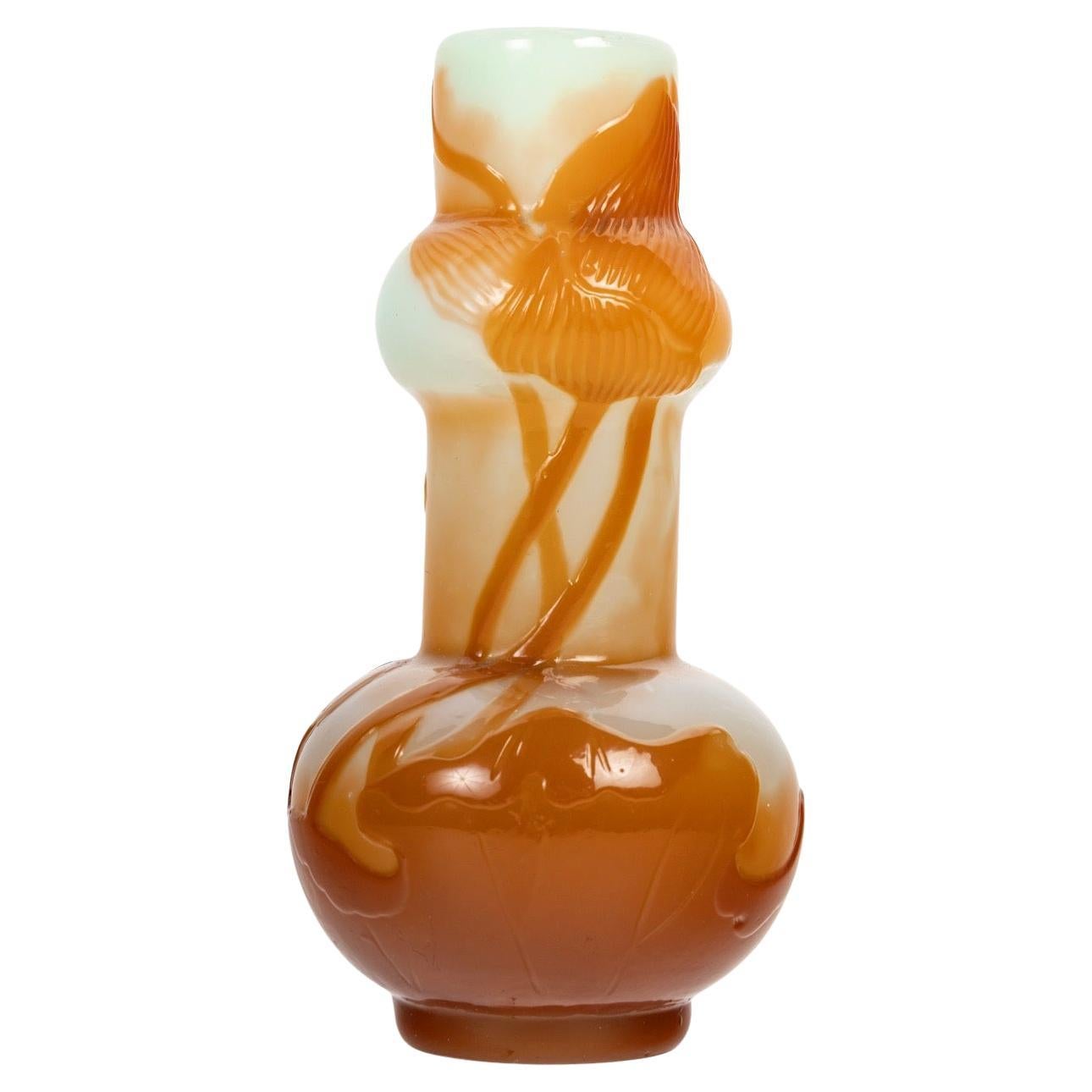 Émile Gallé (1846-1904) , un vaso di vetro a cammeo in stile "pechinese", circa 1900