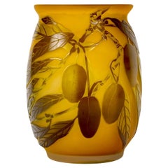 Antique Émile Gallé (1846-1904), Cameo Glass Vase "Olive" circa 1910