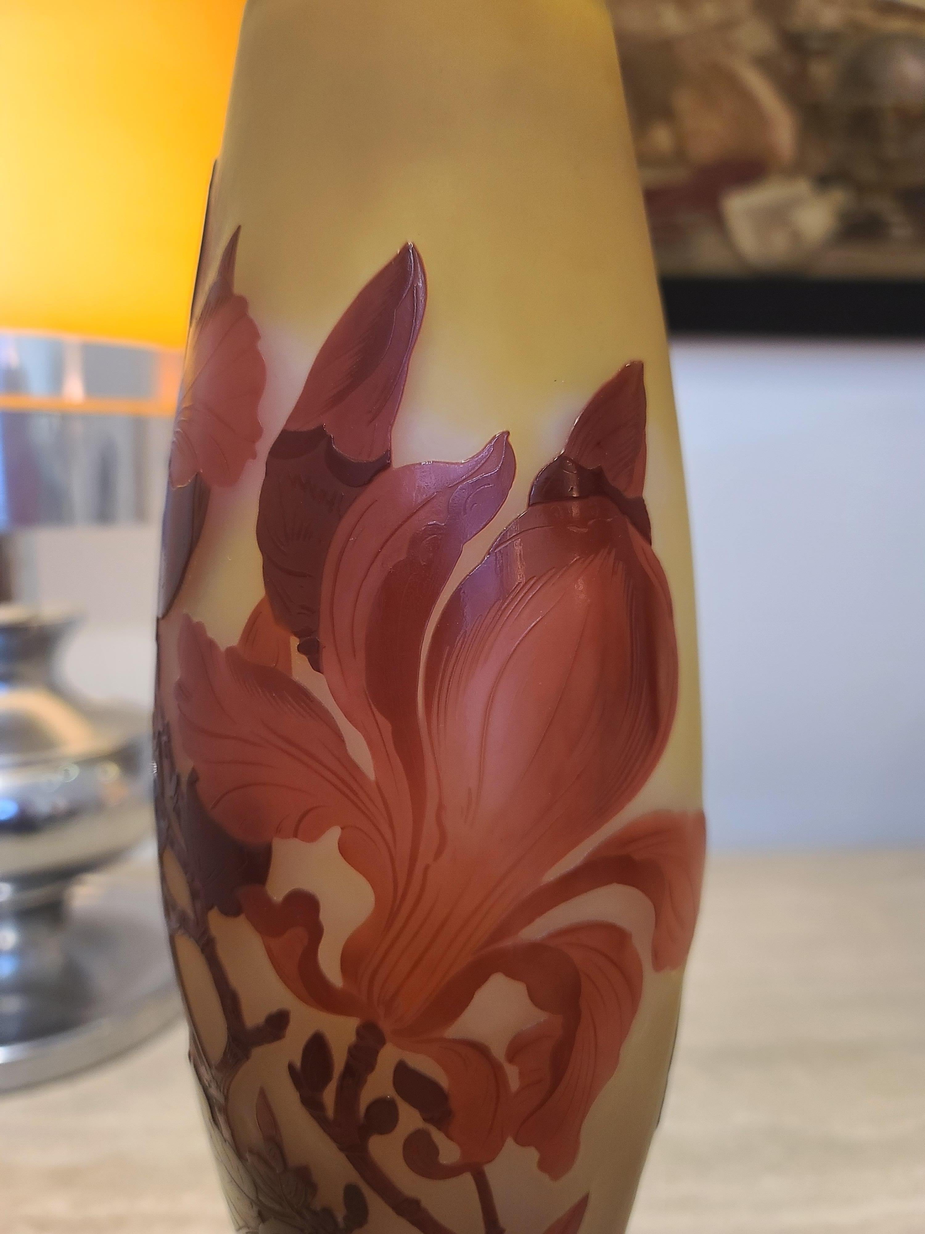Émile Gallé (1846-1904) French Art Nouveau Glass Vase « Magnolias» circa 1900 For Sale 5