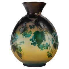 Émile Gallé (1846-1904), Vase en verre de forme Gourde vers 1915