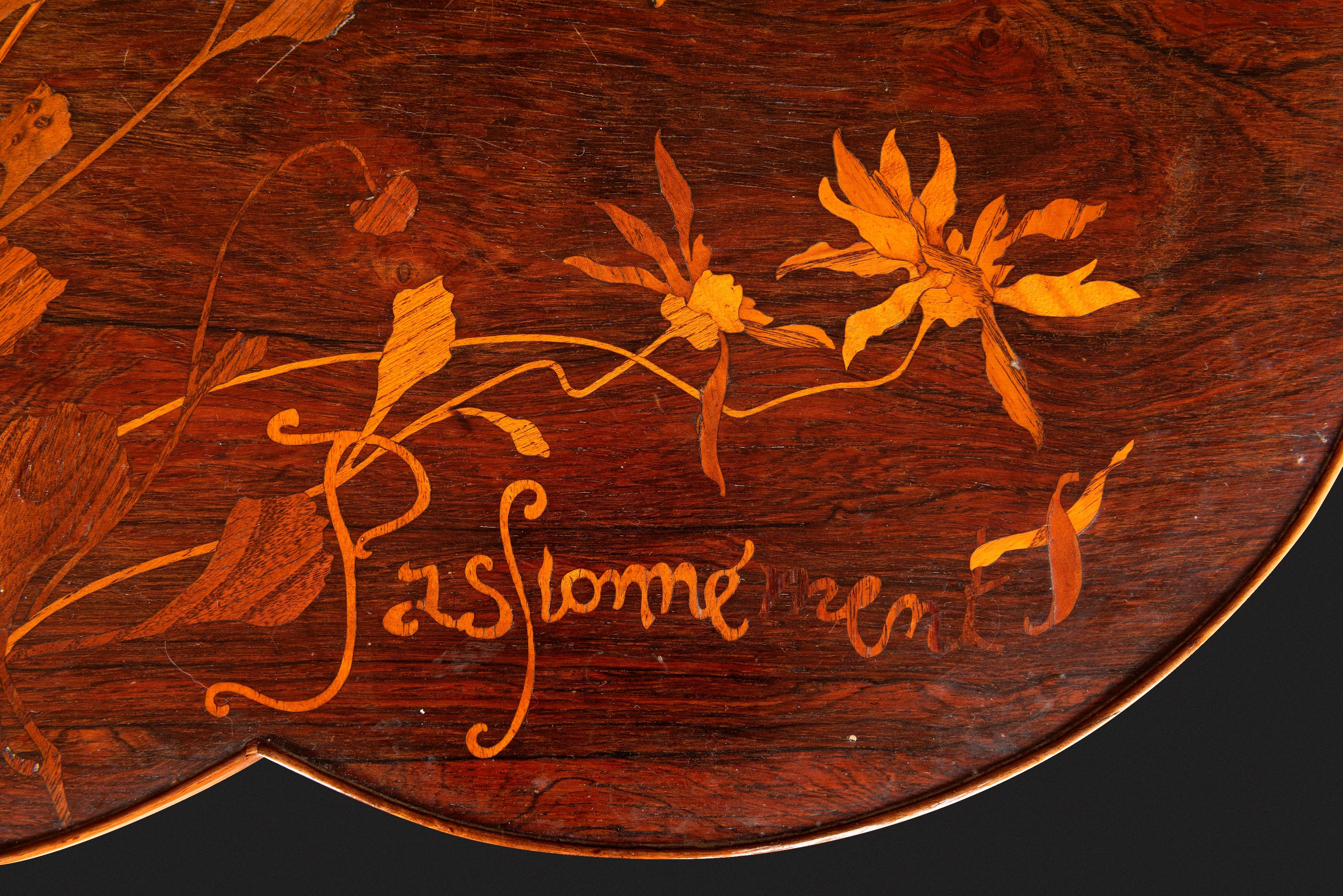 ÉMILE GALLÉ (1846-1904) Guéridon Art Nouveau à plateau trilobé en marqueterie For Sale 5