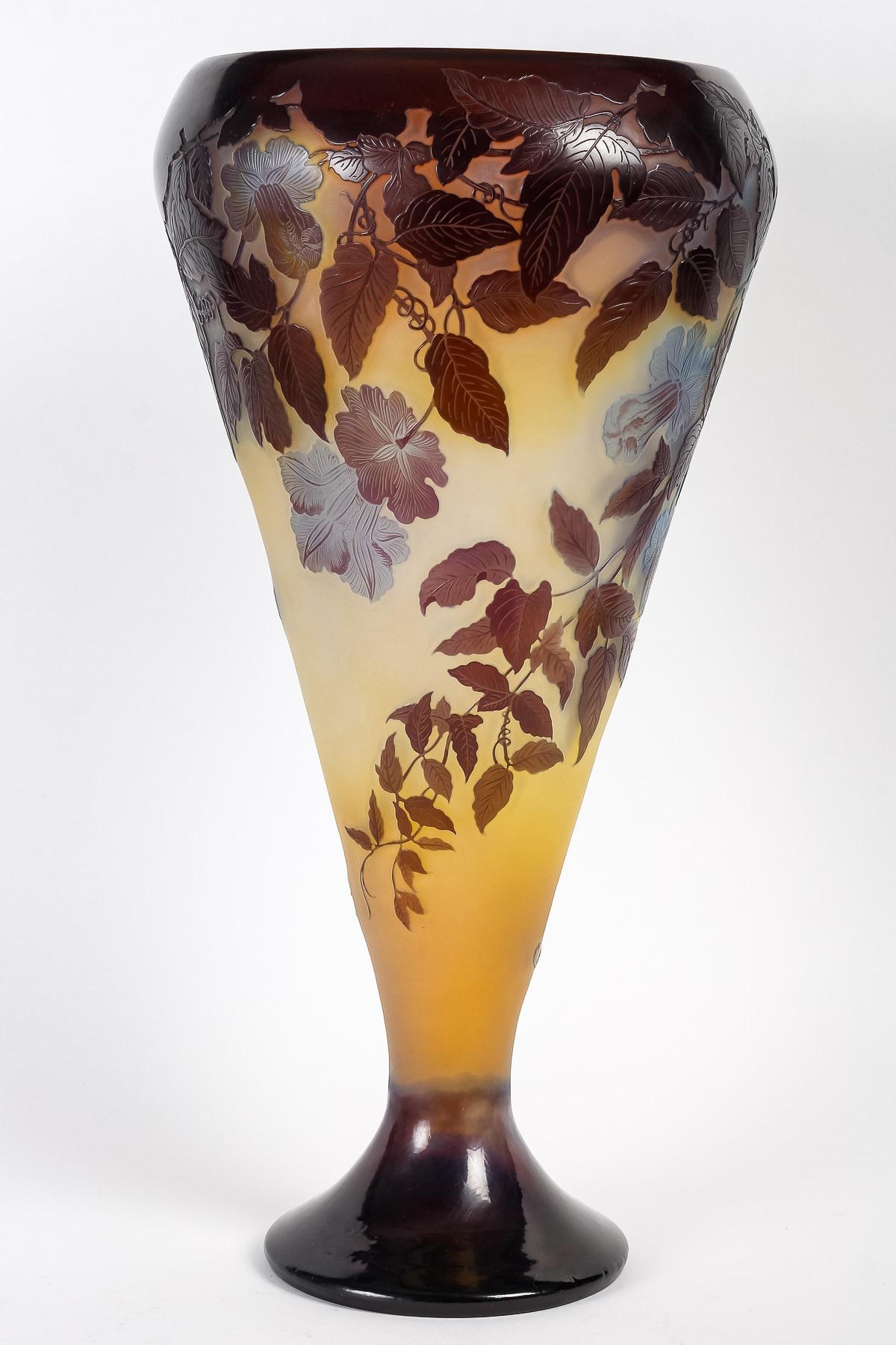 French Émile Gallé (1846-1904), Impressive Cameo Glass Vase 