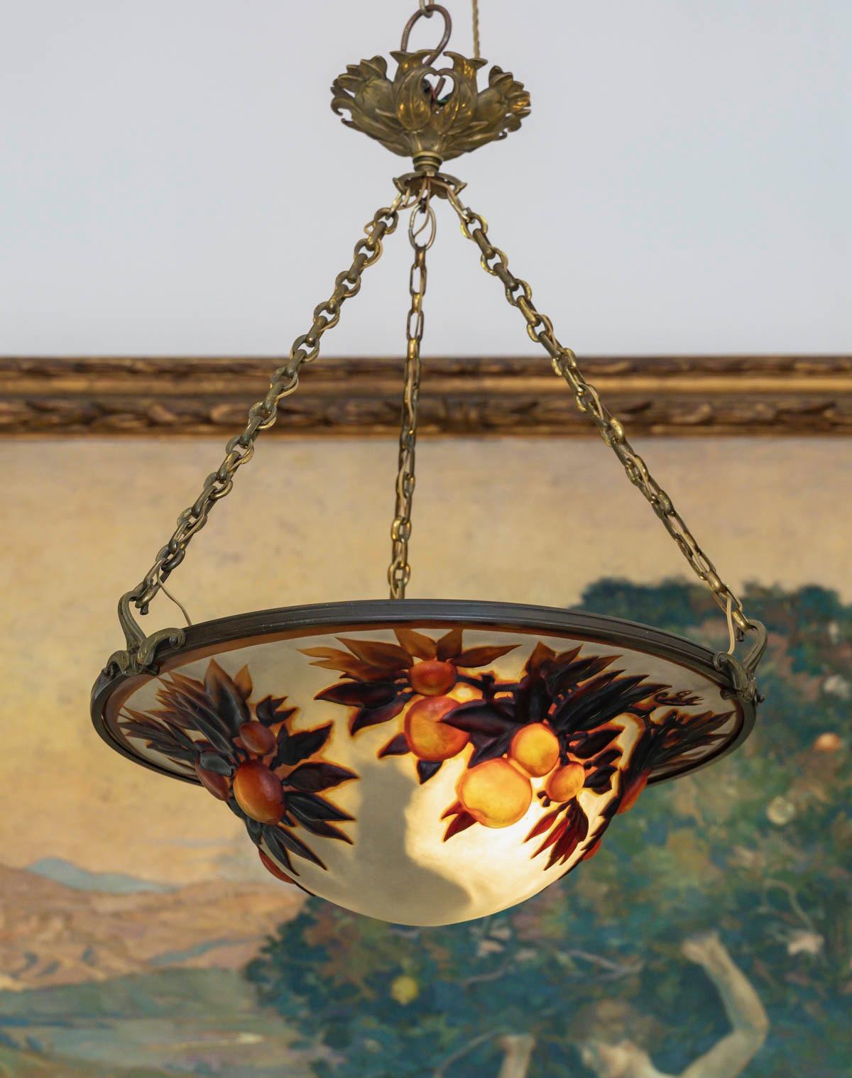 Émile Gallé (1846-1904) “Oranges Soufflées” A Rare Art Nouveau Cameo Glass Ceiling Light
Oranges Mould-Blown Cameo Chandelier
Large triple glass ceiling light with a slightly rounded conical body.
Green and orange-brown multilayer glass on a whitish