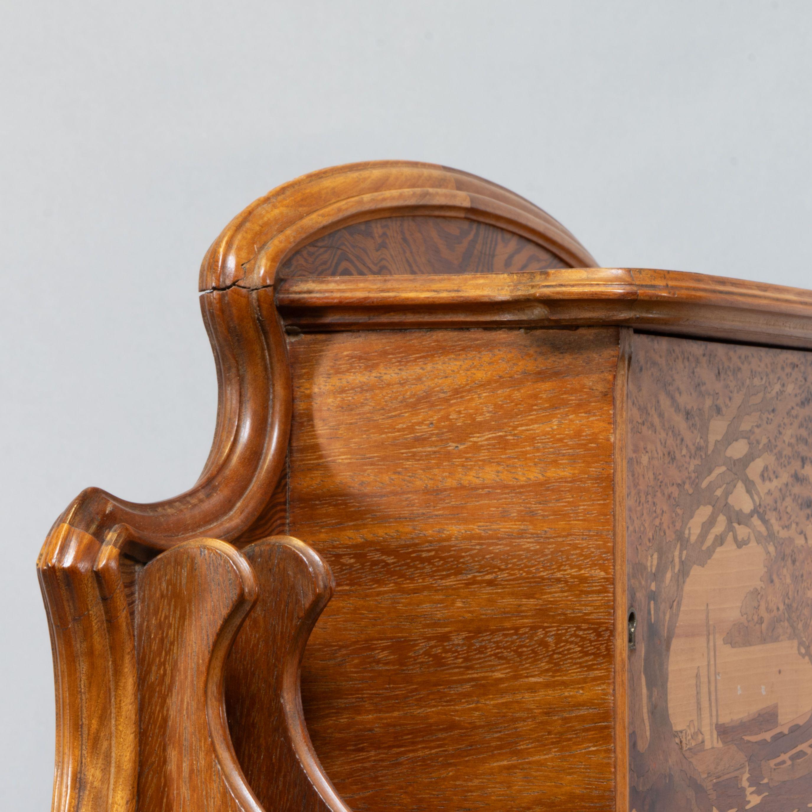 Emile Galle. Uno scrittoio Art Nouveau in noce con un eccezionale scenario intarsiato in vendita 6