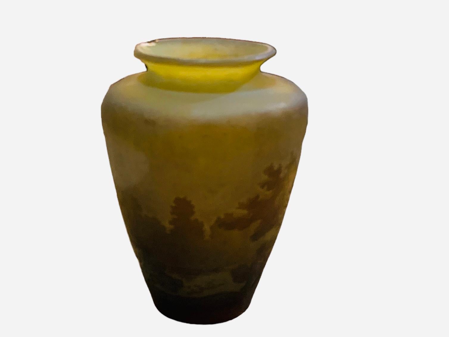 Emile Galle Kunstglas-Landschafts-Kamee-Vase im Angebot 4