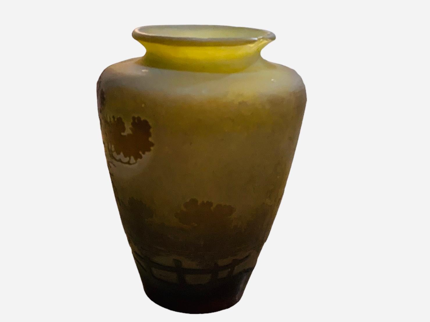 Emile Galle Art Glass Landscape Cameo Vase en vente 7