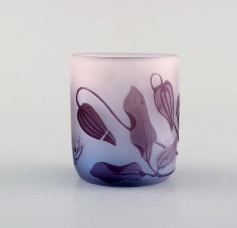 Emile Gallé art glass vase decorated with purple flowers, circa 1910.
Measures: 6 x 5.5 cm.
Signed.
In perfect condition.