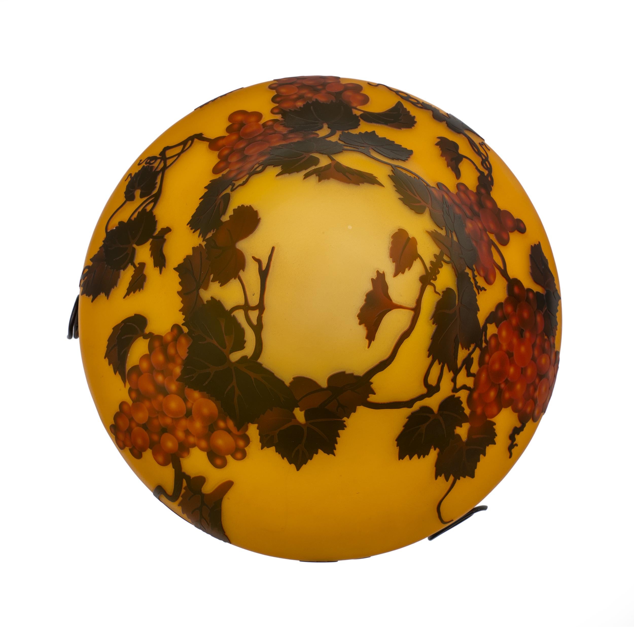 Émile Gallé Art Nouveau Cameo Bulb Glass and Bronze Table Lamp, France 1900 For Sale 2
