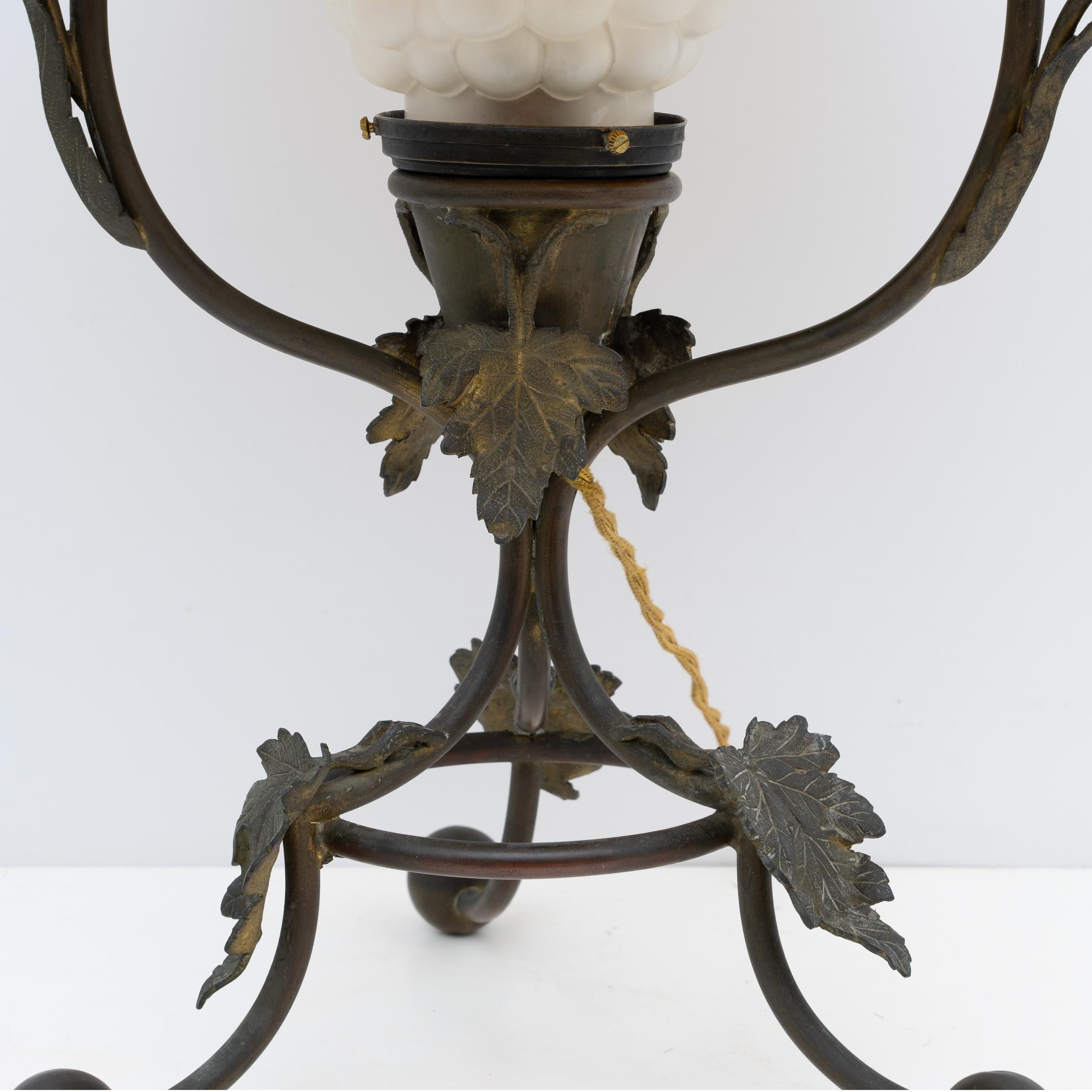 Émile Gallé Art Nouveau Cameo Bulb Glass and Bronze Table Lamp, France 1900 For Sale 3