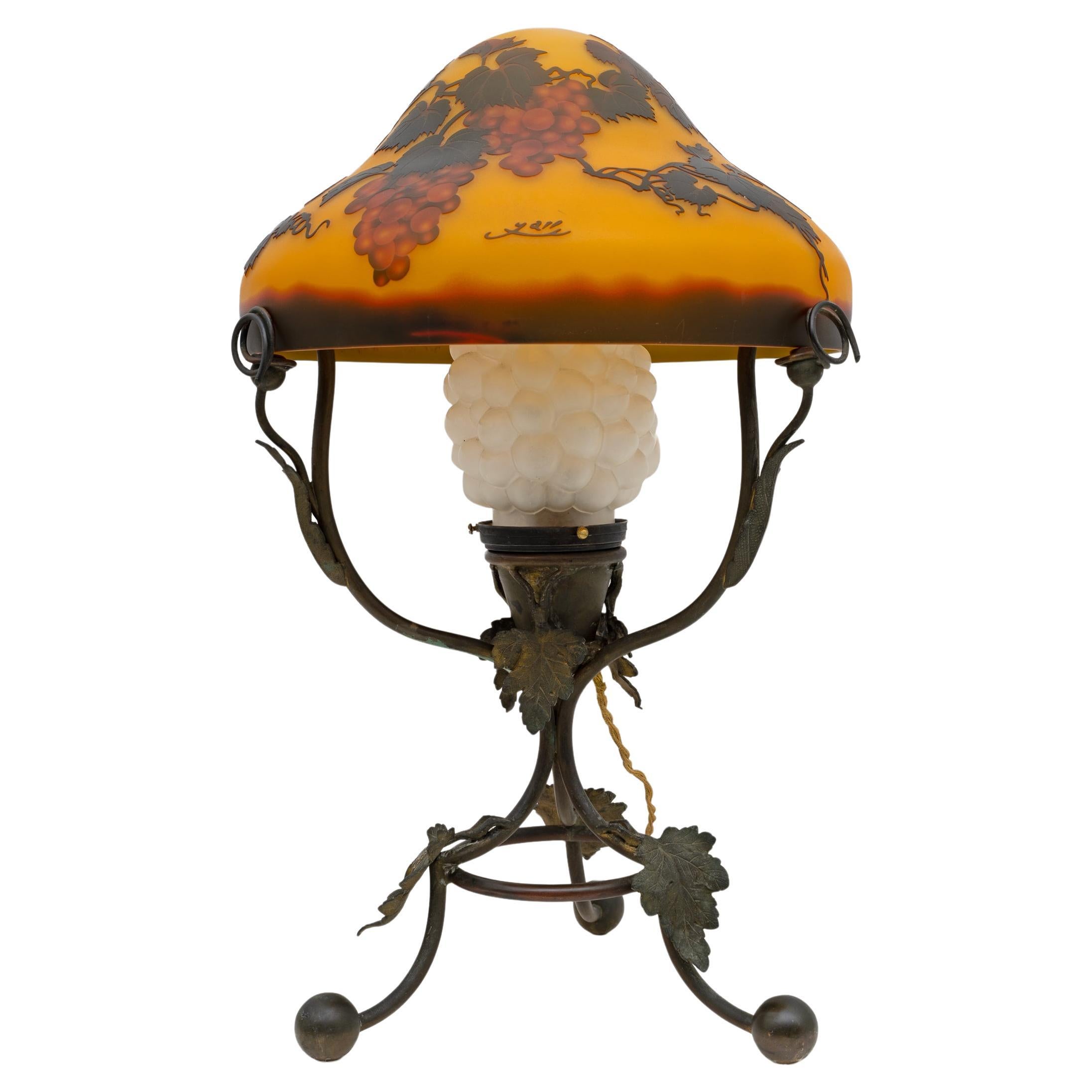 Émile Gallé Art Nouveau Cameo Bulb Glass and Bronze Table Lamp, France 1900