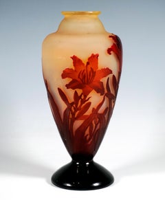 Emile Galle Art Nouveau Cameo Vase, Fleur-de-Lys, Nancy, France, Circa 1900