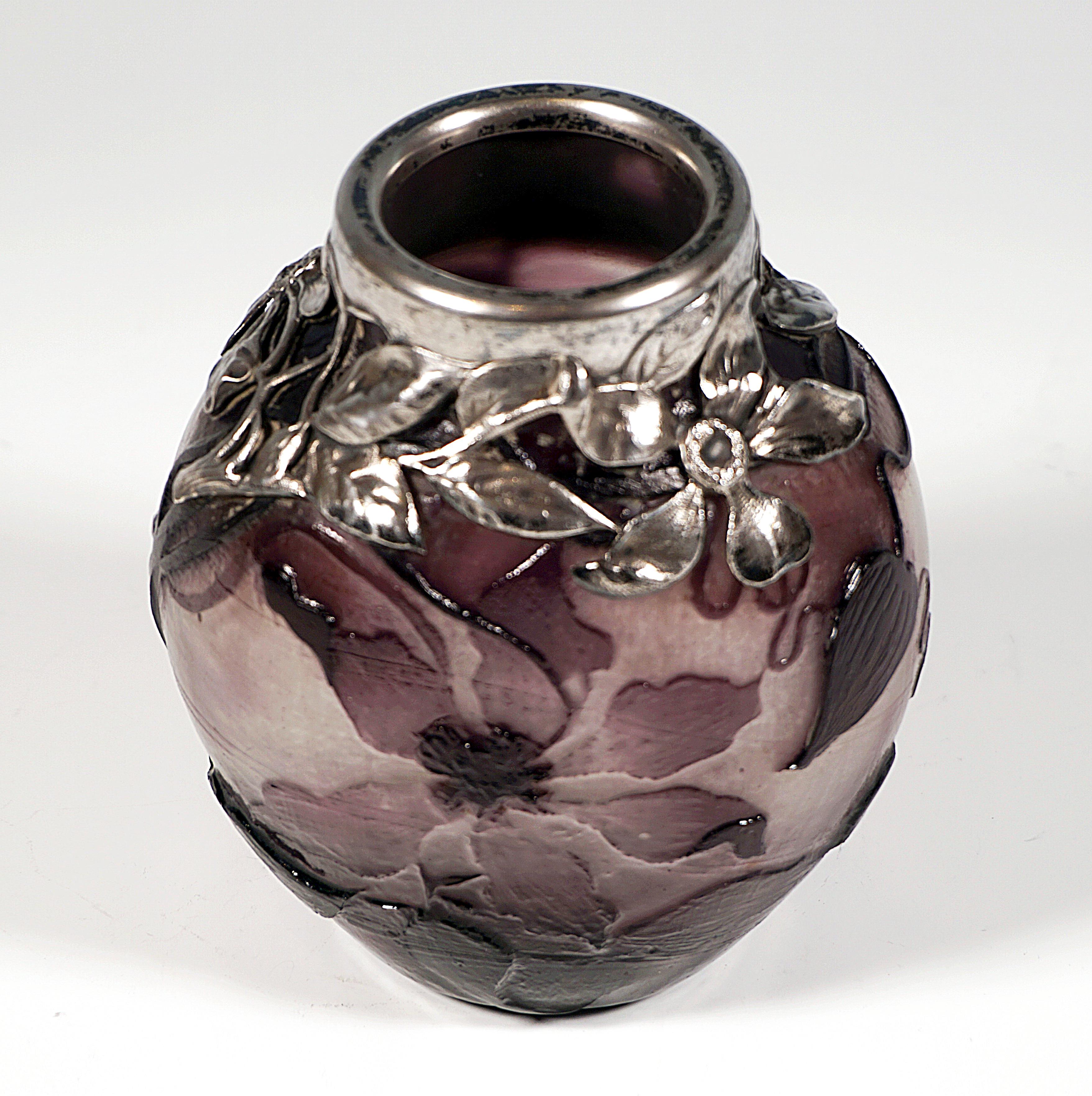  Émile Gallé Jugendstil-Kamee-Vase mit Silbermontierung, Nancy, Frankreich 1895 (Radiert) im Angebot
