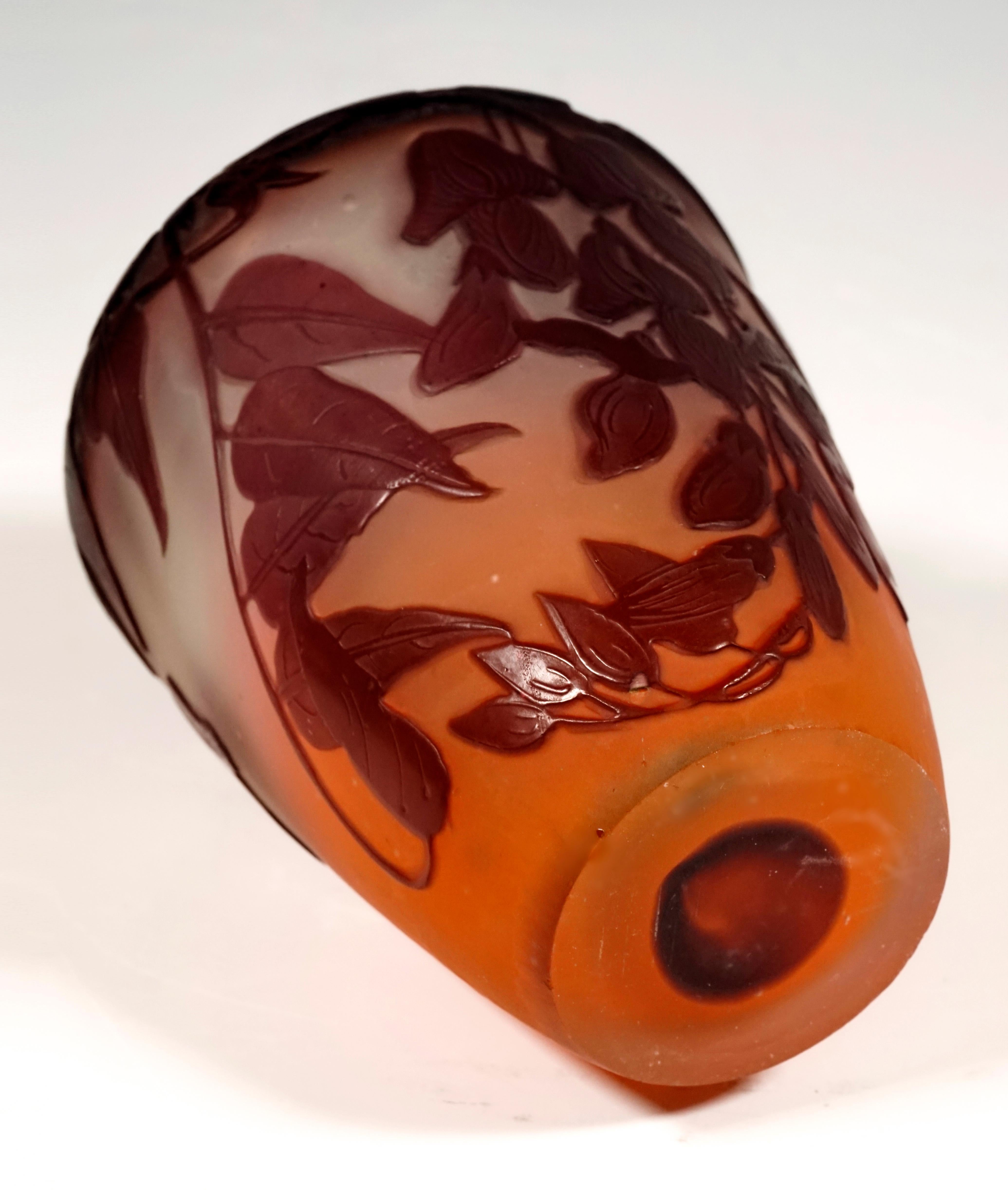 Jarrón camafeo Art Nouveau con decoración de Sweet Pea, Émile Gallé, Nancy, Francia, 1903/04 principios del siglo XX en venta