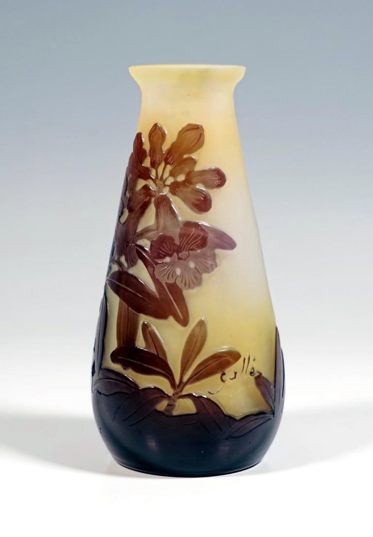 French Émile Gallé Art Nouveau Flacon Shape Vase with Floral Decor, France, 1906/14 For Sale