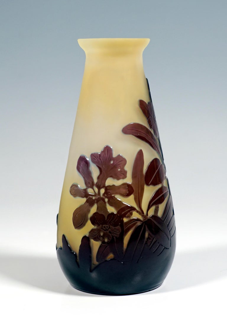 Etched Émile Gallé Art Nouveau Flacon Shape Vase with Floral Decor, France, 1906/14 For Sale