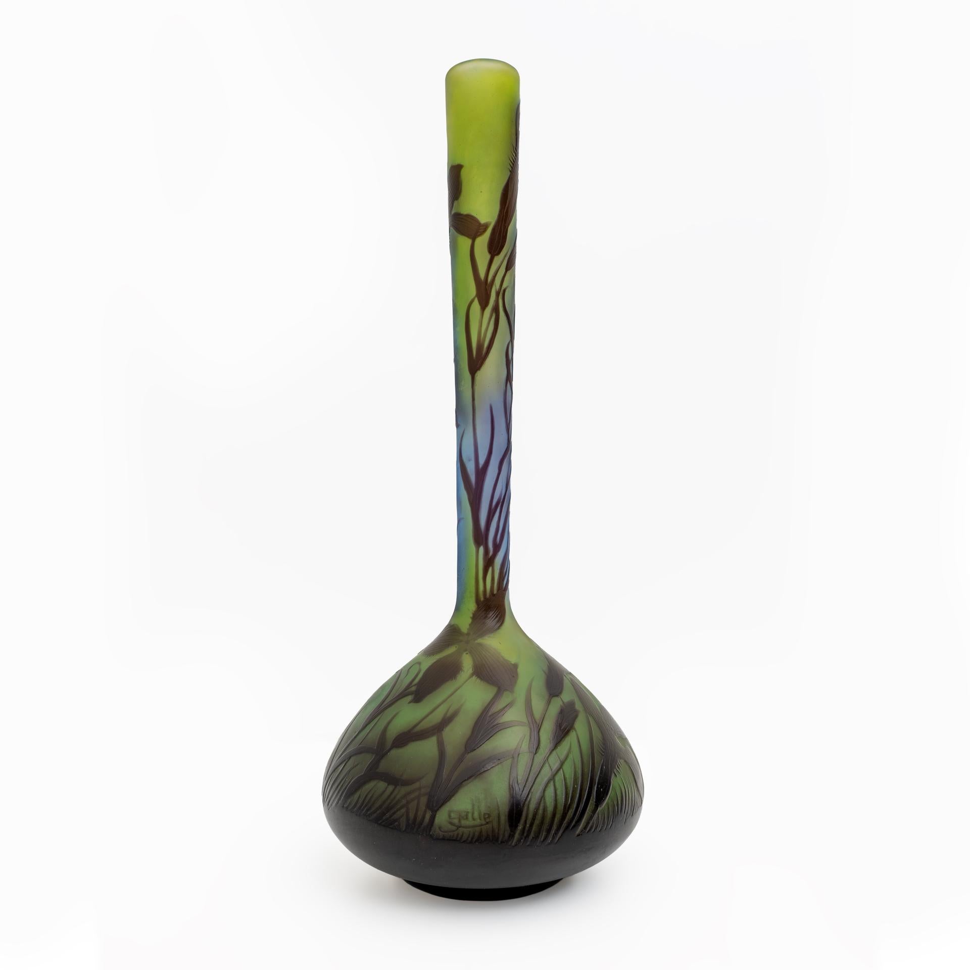 Émile Gallé Art Nouveau Floral Decoration Cameo Bulb Glass Vase, France 1900  For Sale 1