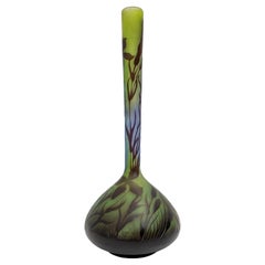 Émile Gallé Jugendstil Blumenschmuck Kamee Glaskolben Vase, Frankreich 1900