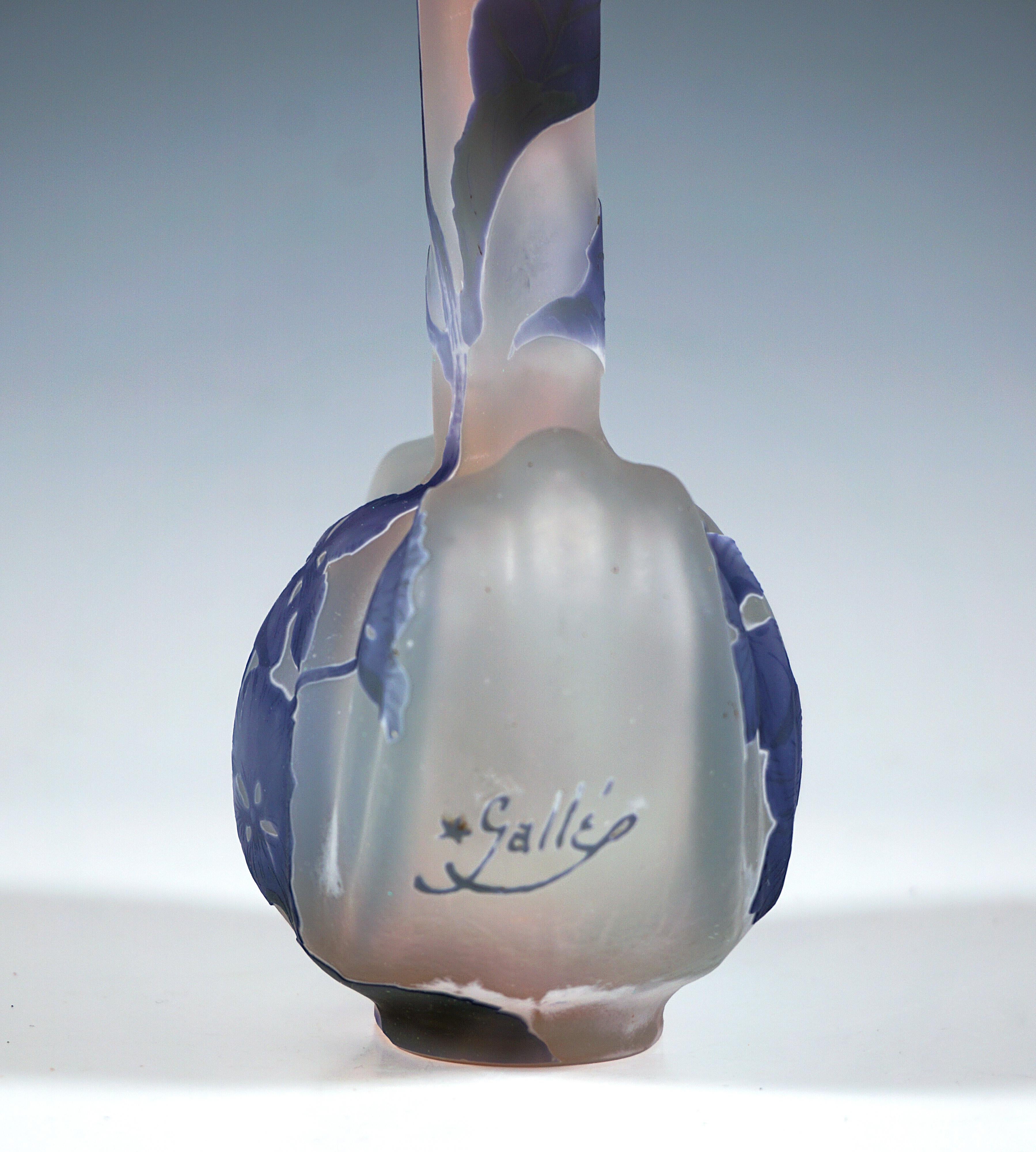 Émile Gallé Art Nouveau Heart Shape Cameo Single Vase, Nancy, France 1905 In Good Condition In Vienna, AT