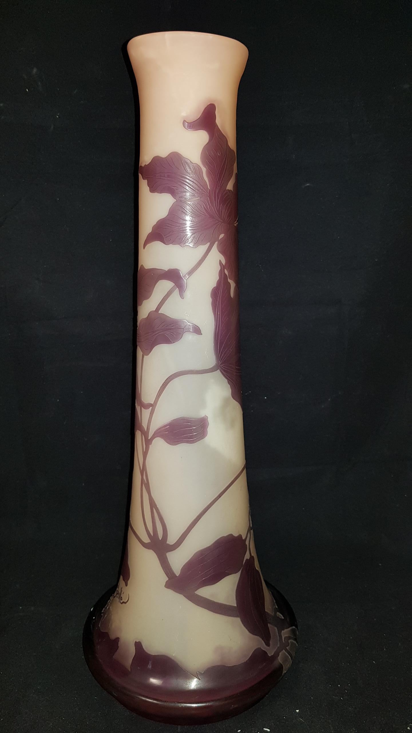 Emile Gallé, France, (early 1900): large multi-layered vase with hydrangeas decoration.
The design of this vase was made before 1904, but the vase continued to be reproduced for several years to follow in different colors.
Signed

Published: Art