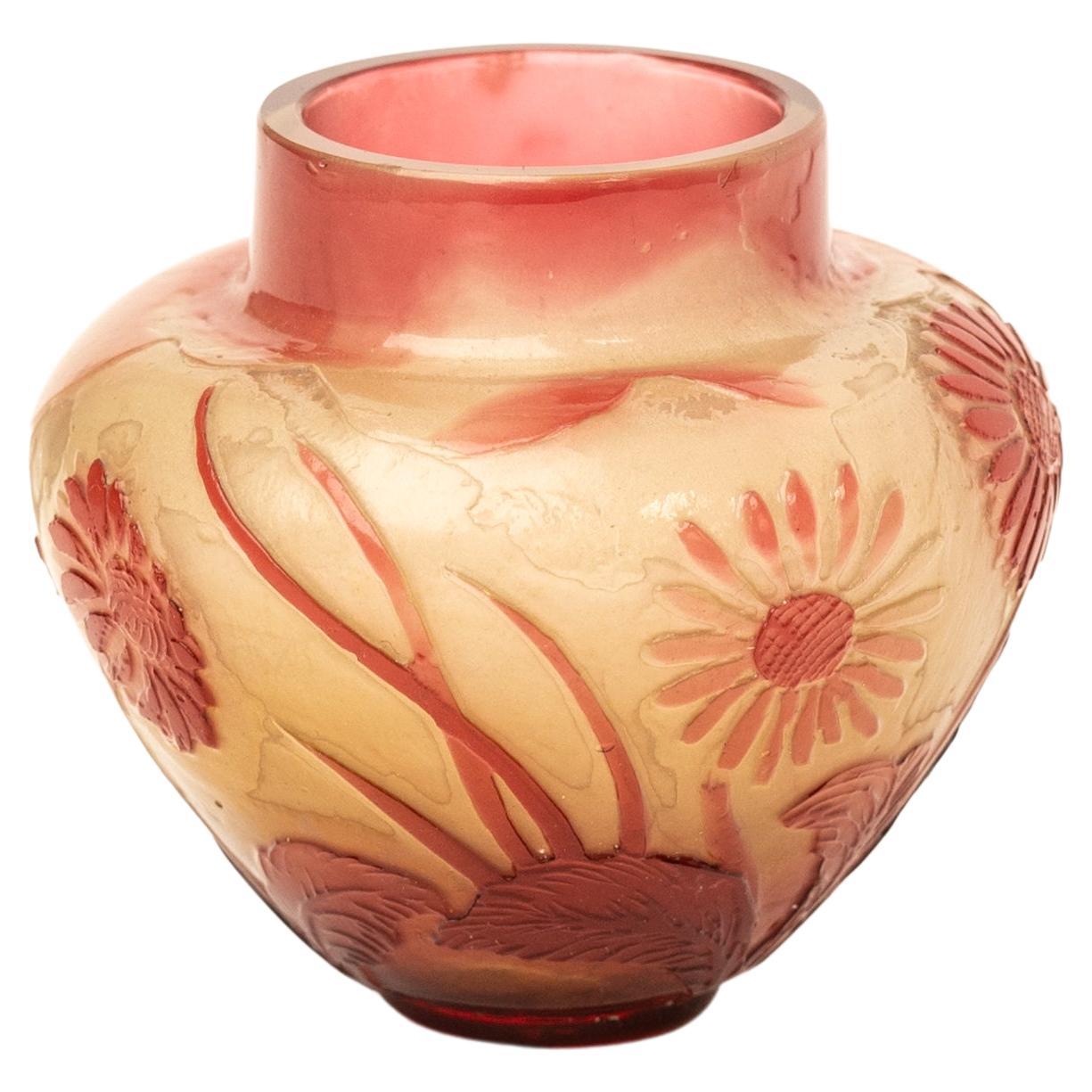 Vase rouge art nouveau d'Emile Galle, 1920