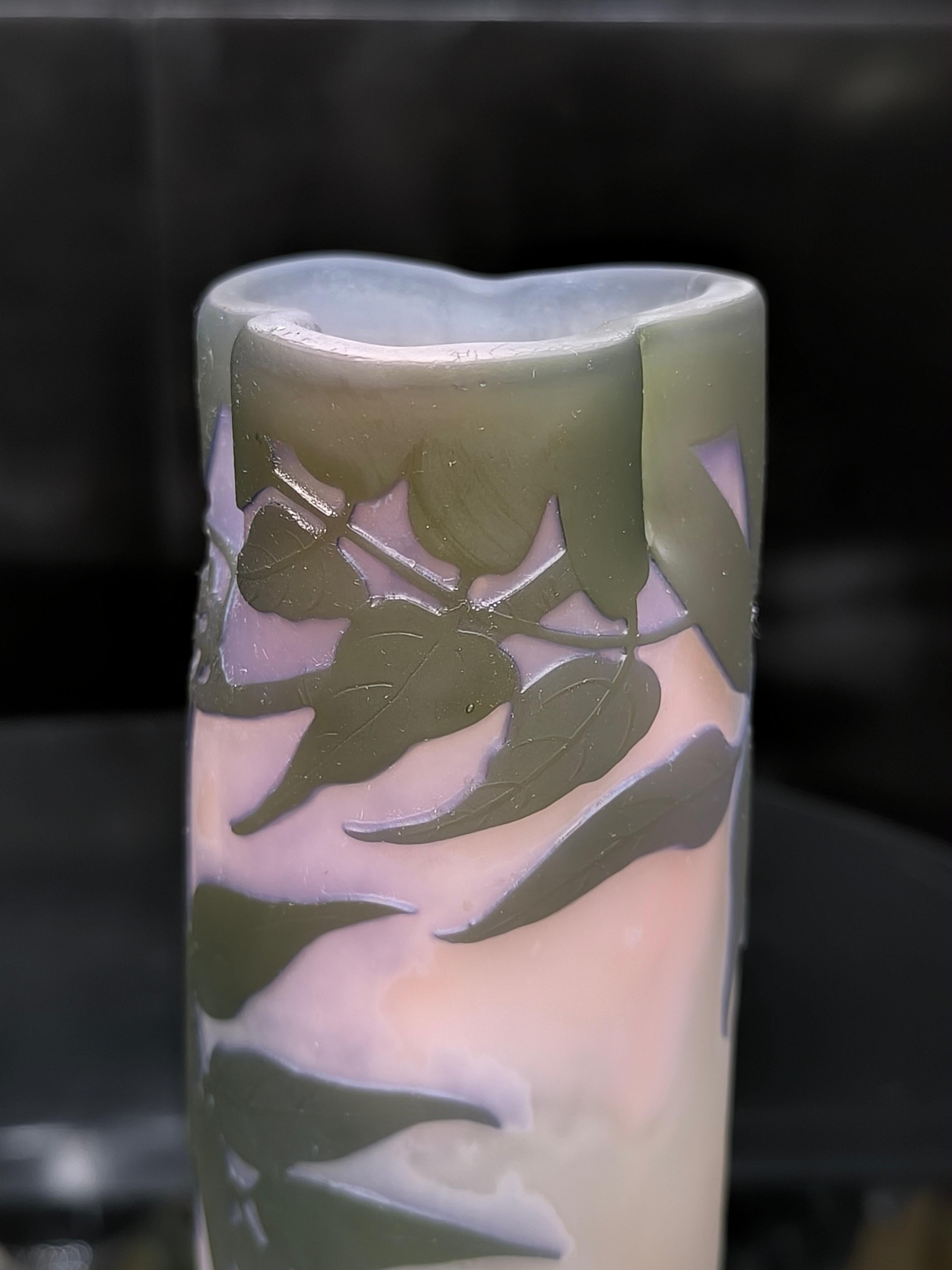 Vaso Trilobo Autentico Emile Galle con decorazione Wysteria in vendita 7