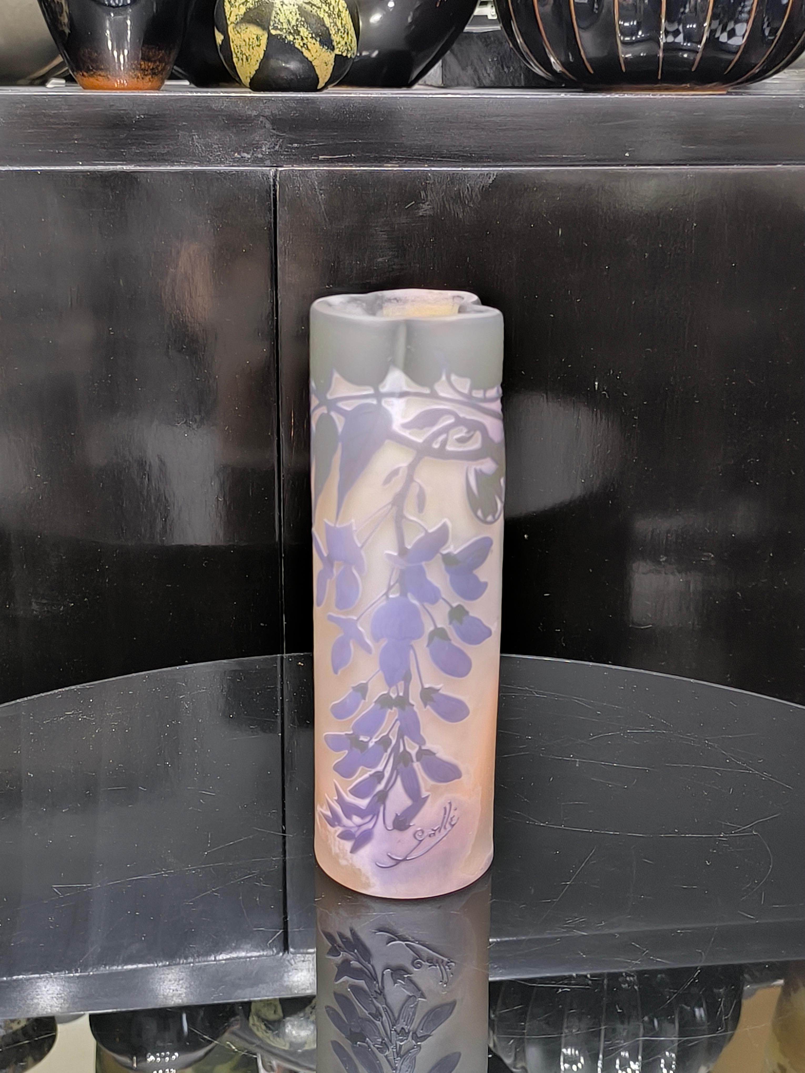 Francese Vaso Trilobo Autentico Emile Galle con decorazione Wysteria in vendita