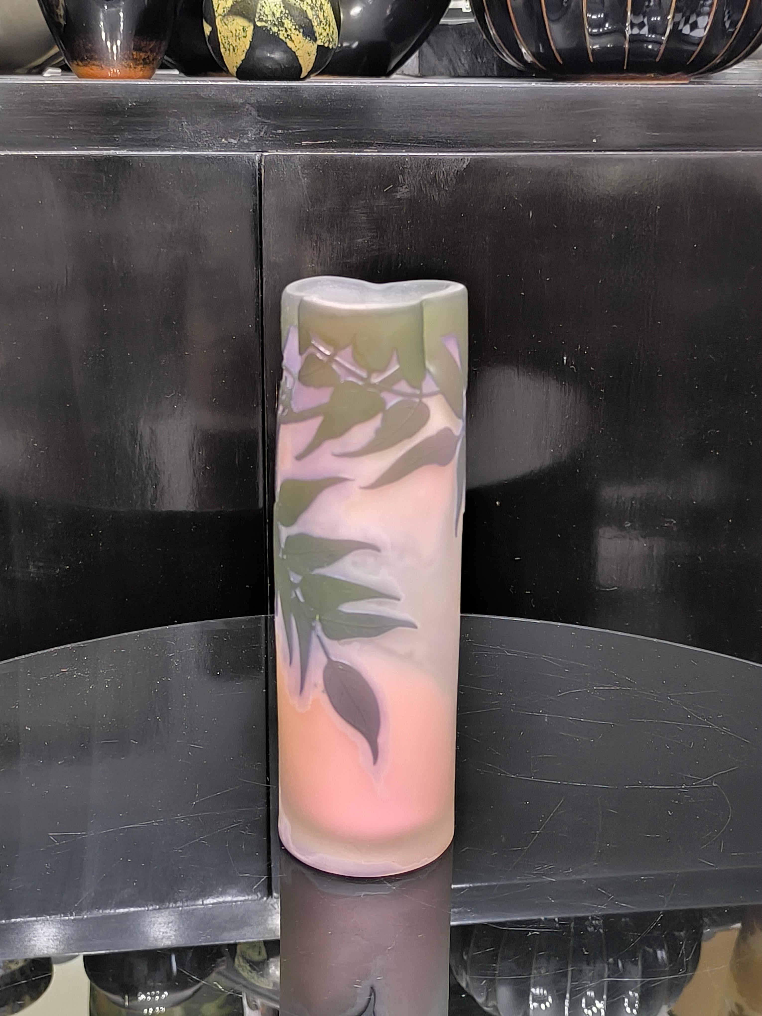 XX secolo Vaso Trilobo Autentico Emile Galle con decorazione Wysteria in vendita
