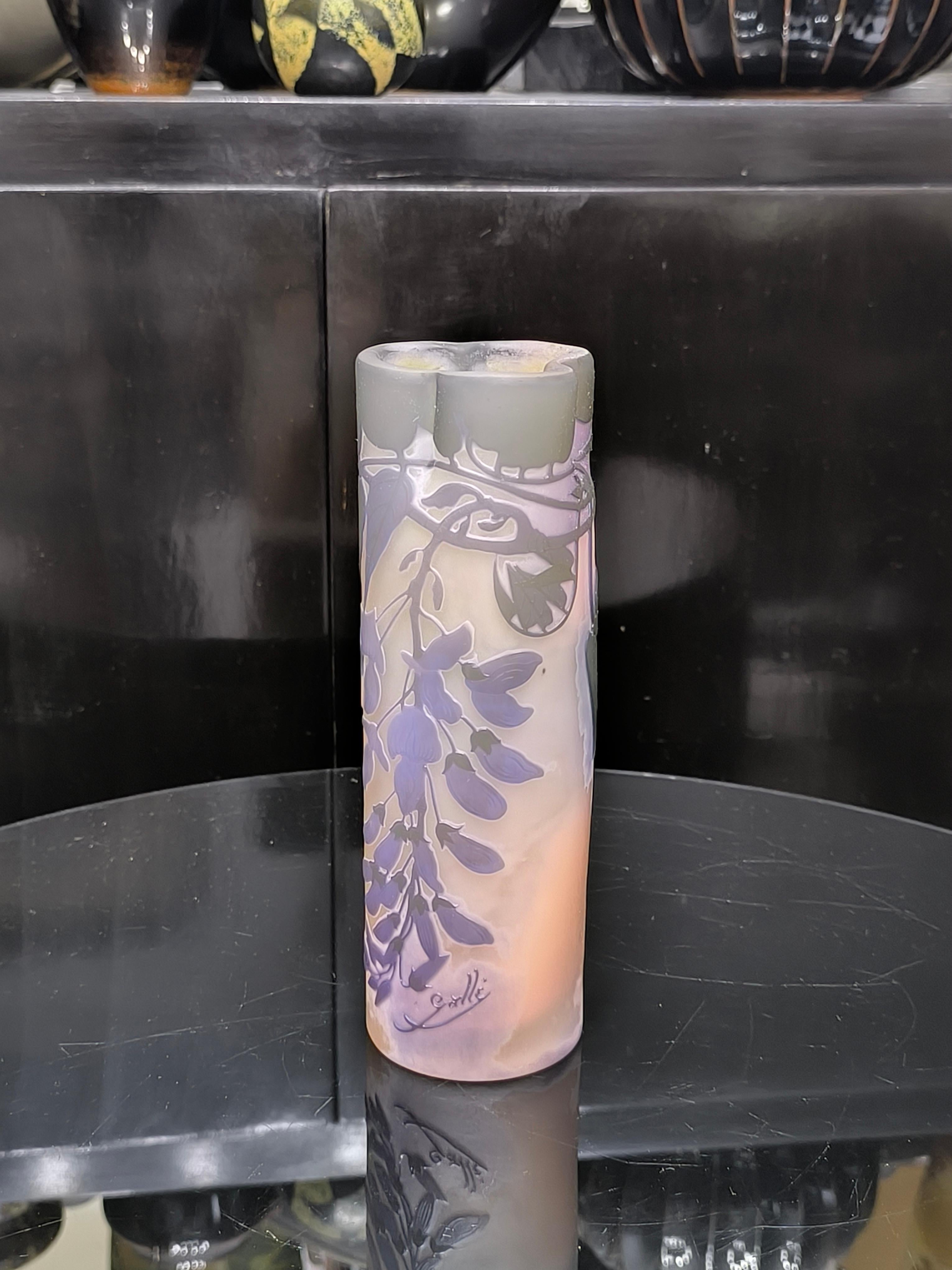 Vaso Trilobo Autentico Emile Galle con decorazione Wysteria in vendita 1