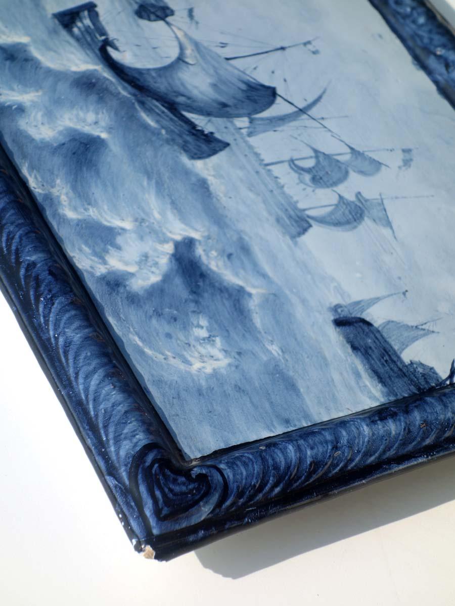 Faïence Émile Gall carreaux en céramique de faïence bleue représentant des paysages marins, 1880-1890, lot de 2 en vente