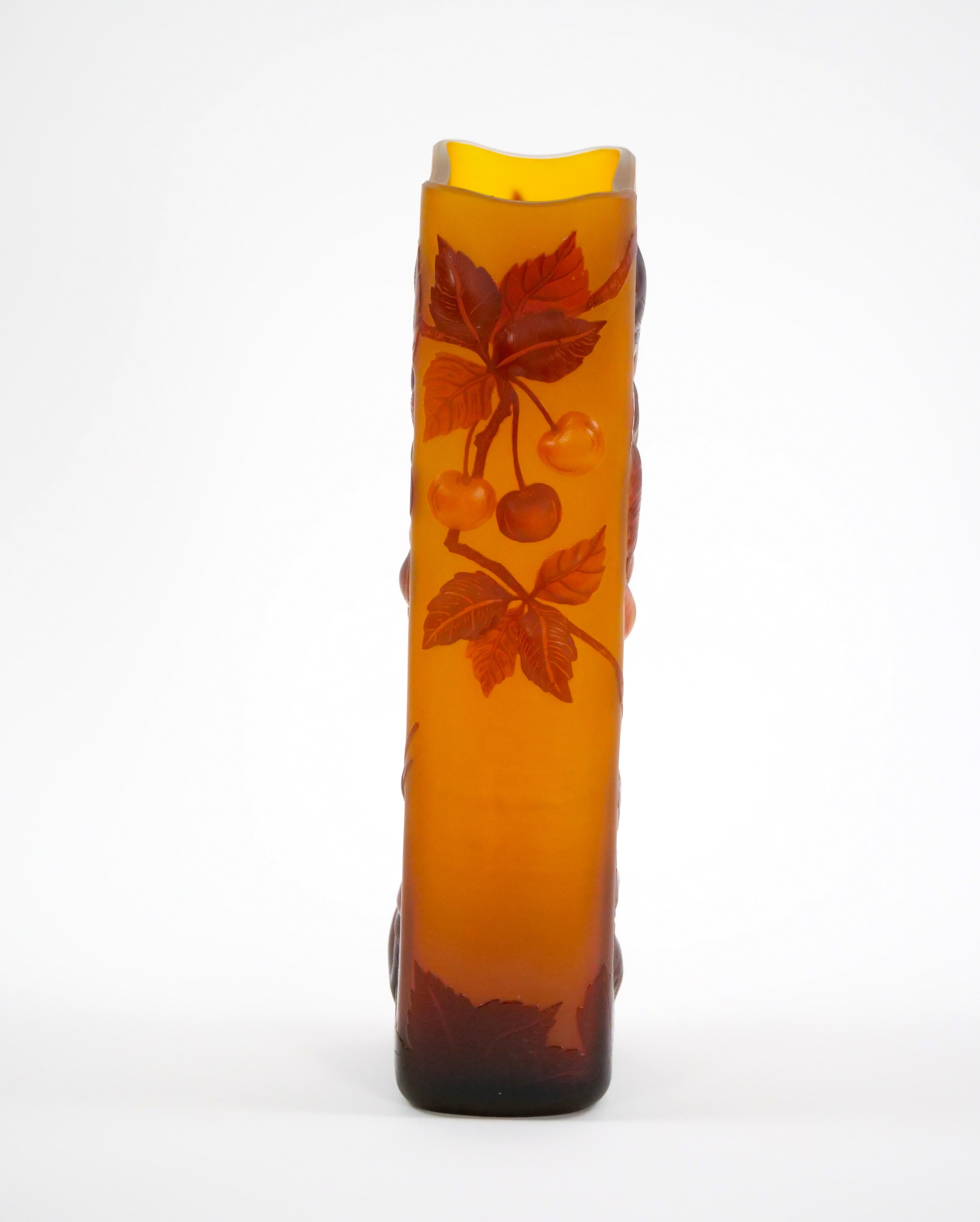 Emile Galle Cameo Glass Art Nouveau Rectangular Vase In Good Condition For Sale In Tarry Town, NY