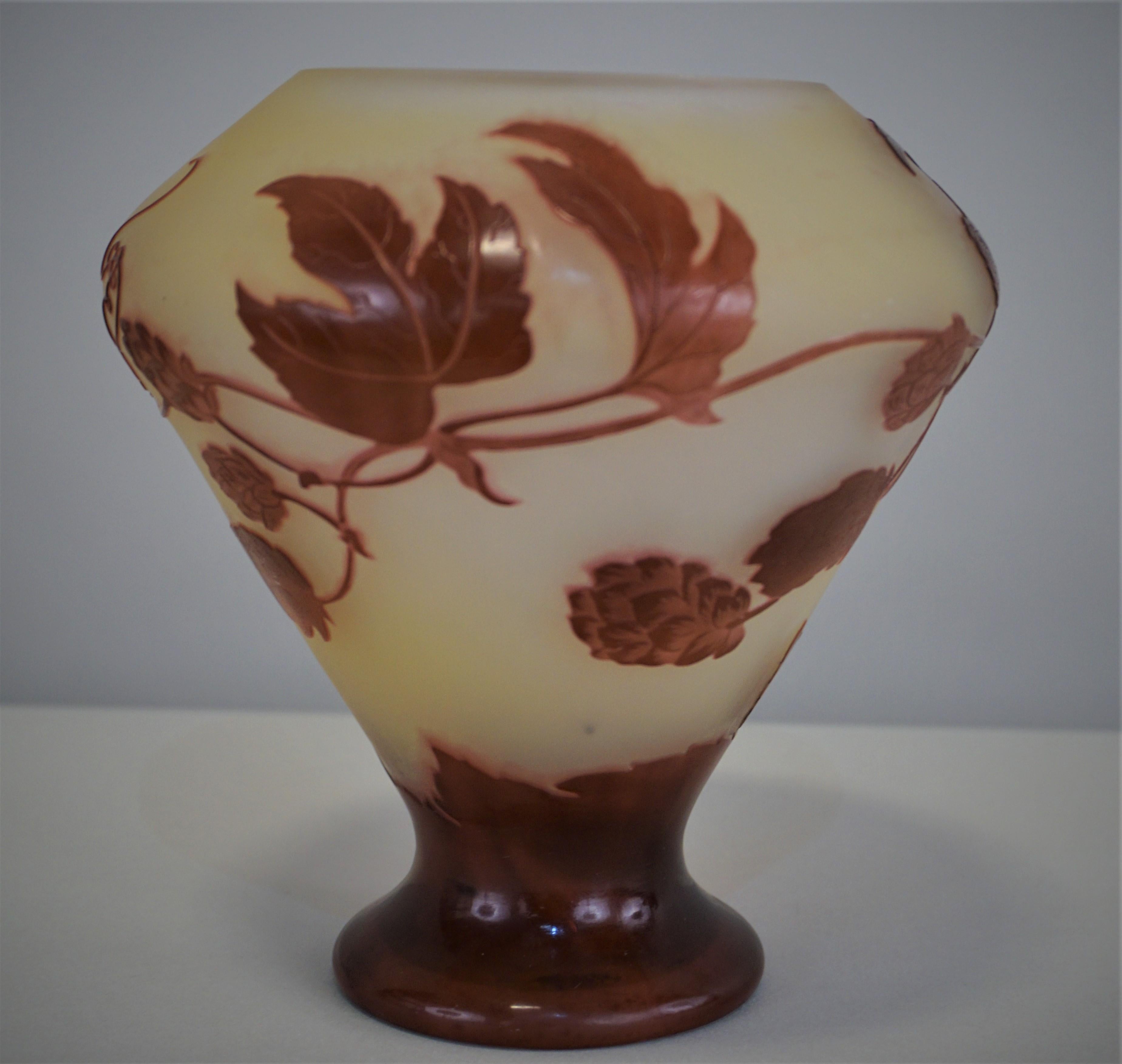 Emile Galle Cameo Glass Art Nouveau Vase In Good Condition In Fairfax, VA