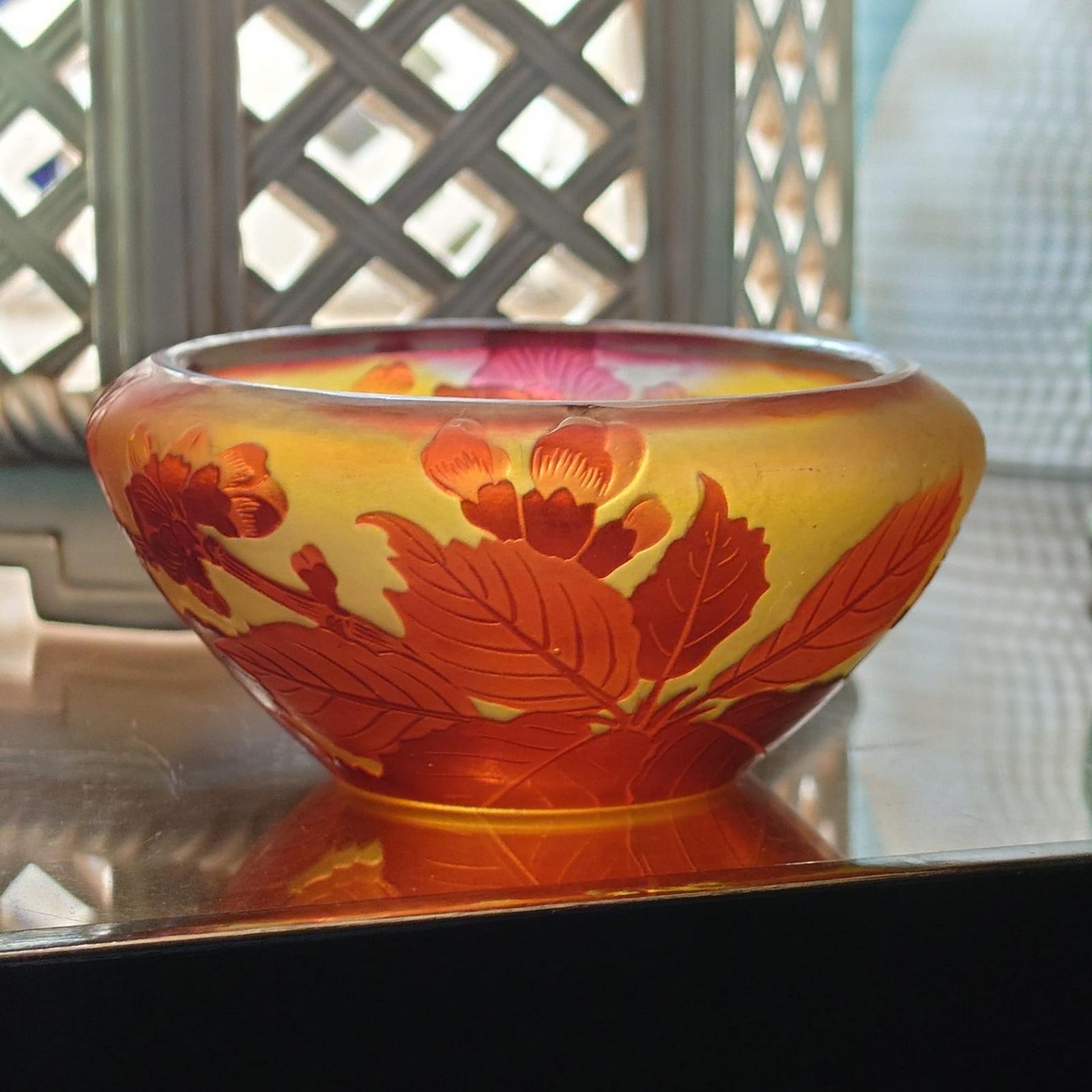 French Emile Gallé Cameo Glass Bowl - Branches de cognassier en fleurs