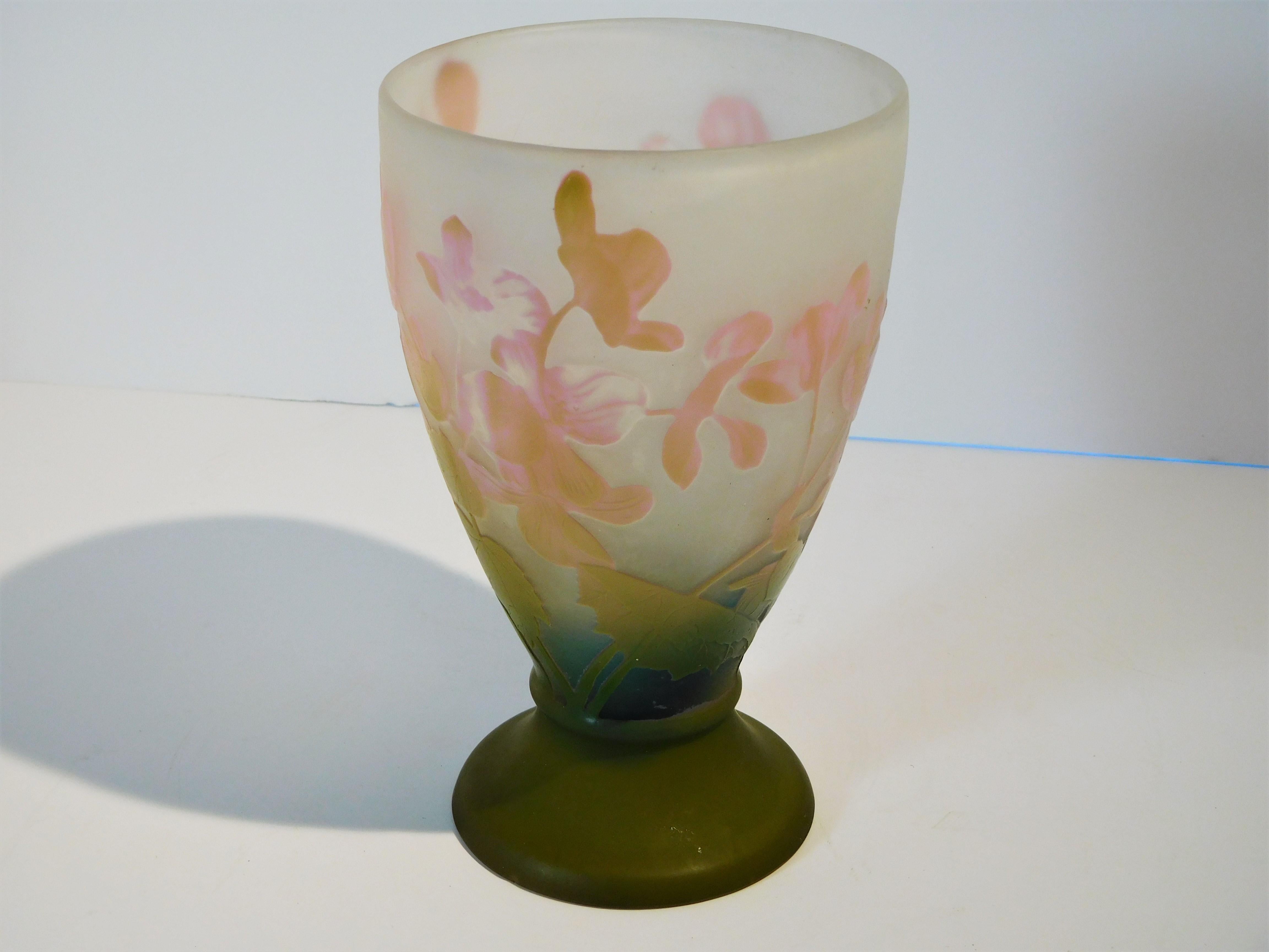 Emile Galle Cameo Glass Vase in Olive Green, Pink, Blue and Frost, circa 1897 For Sale 11