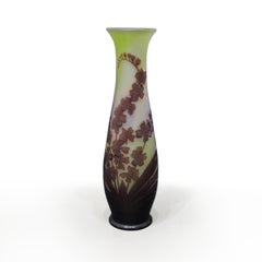 Emile Gallé Vase en verre camée à motif d'orchidée Oncidium Nancy France 1894-1904