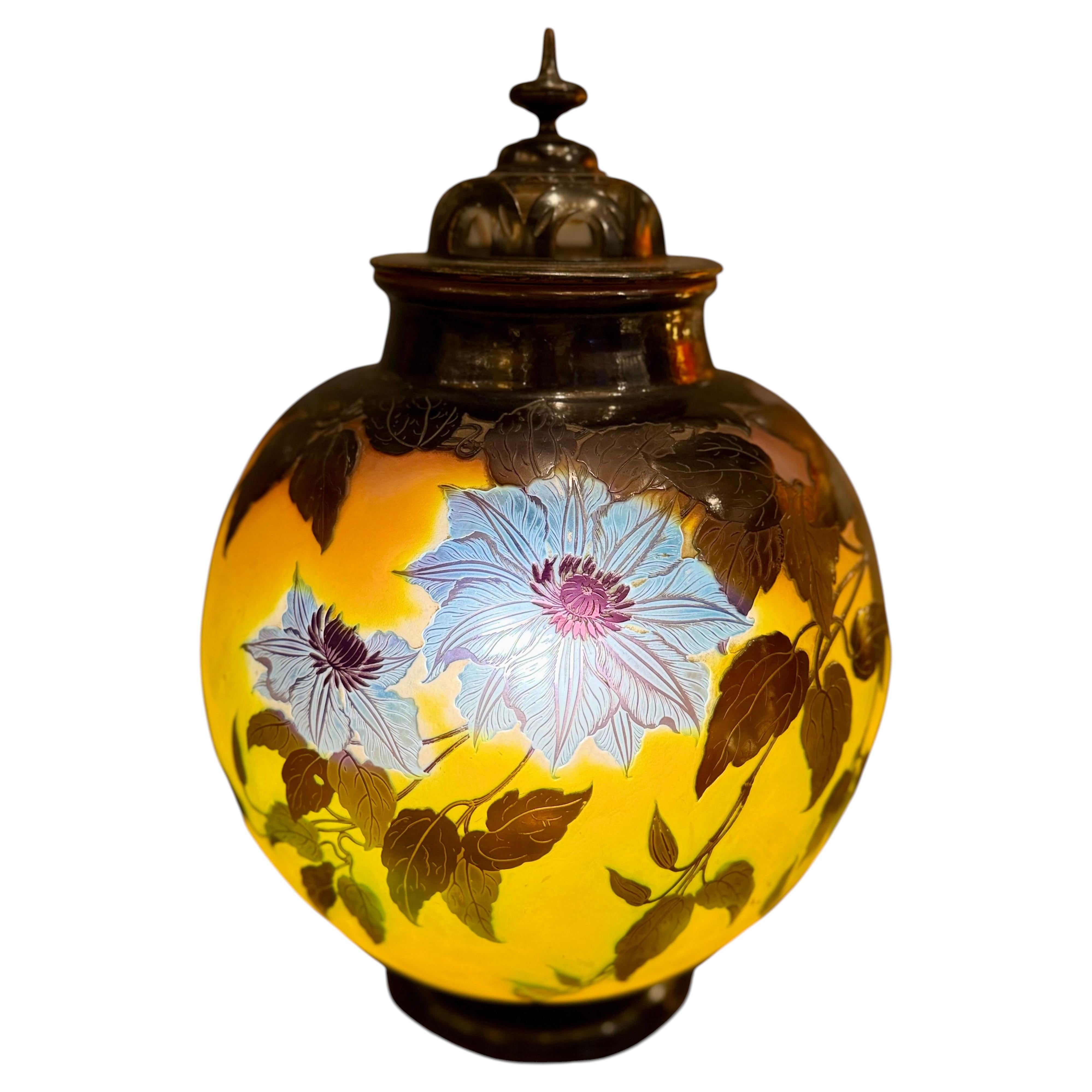 Vaso in vetro Clematis di Emile Galle, Art Nouveau, 1900