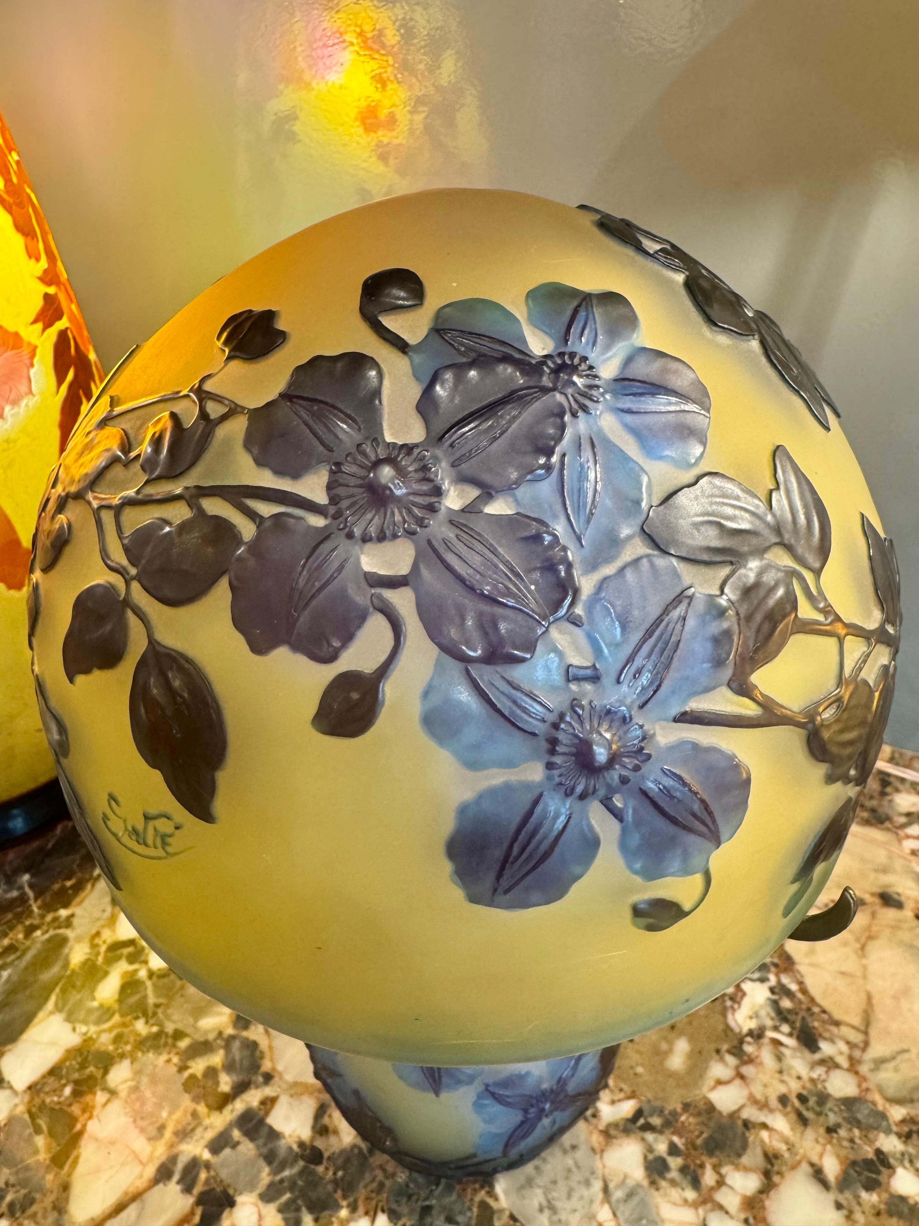 Émile Gallé Clematis Table Lamp, 1900 im Angebot 5
