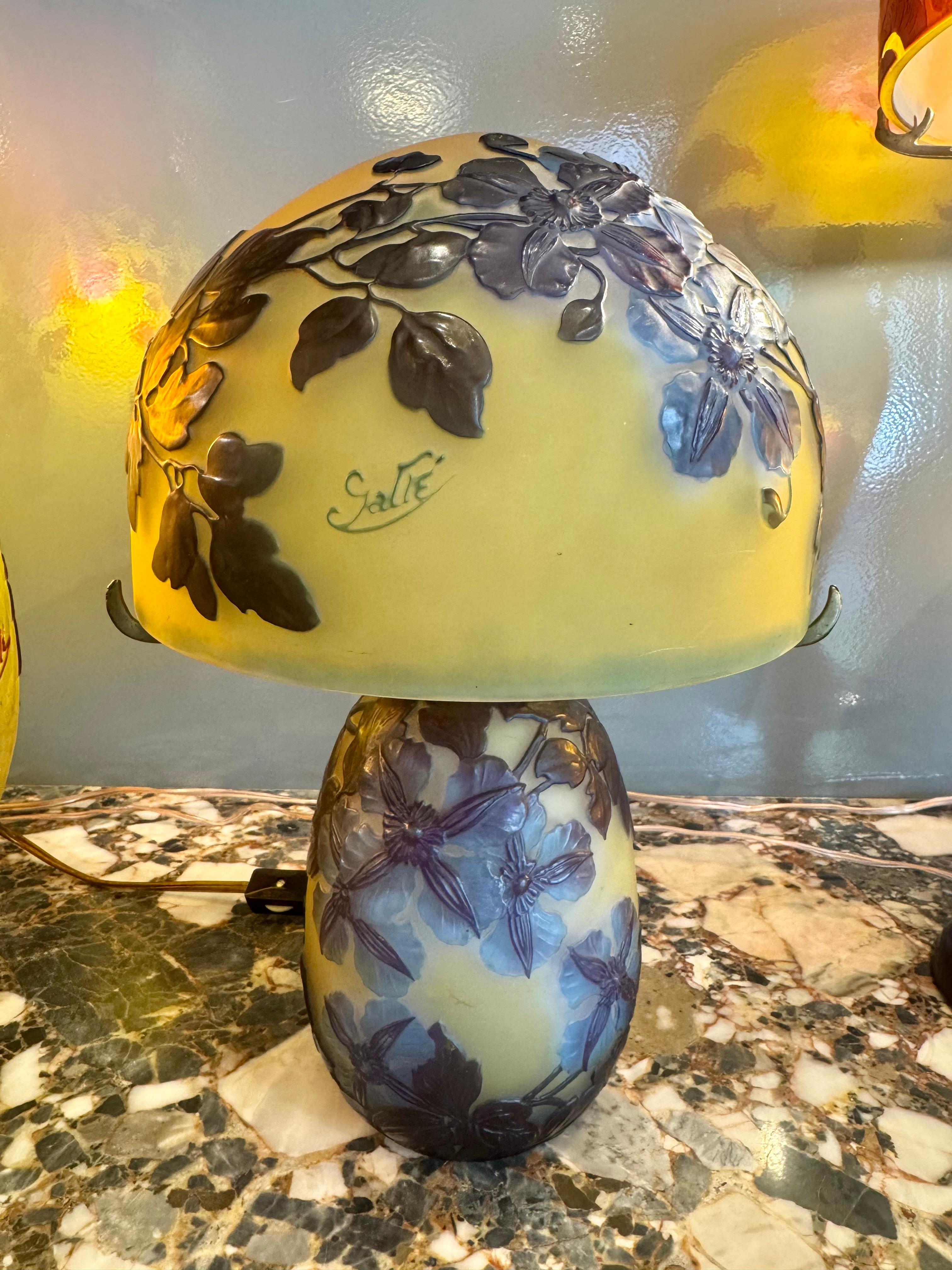 Émile Gallé Clematis Table Lamp, 1900 im Angebot 2