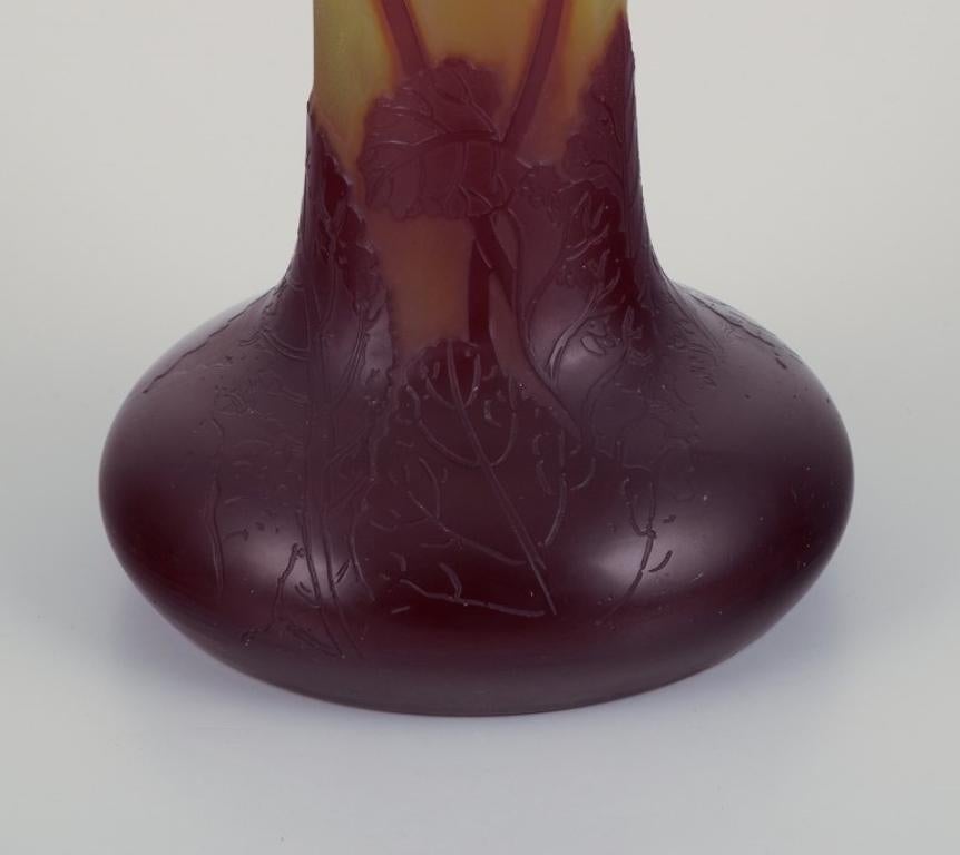 Émile Gallé. Colossal art glass vase with floral motifs. Approx. 1920s In Excellent Condition For Sale In Copenhagen, DK