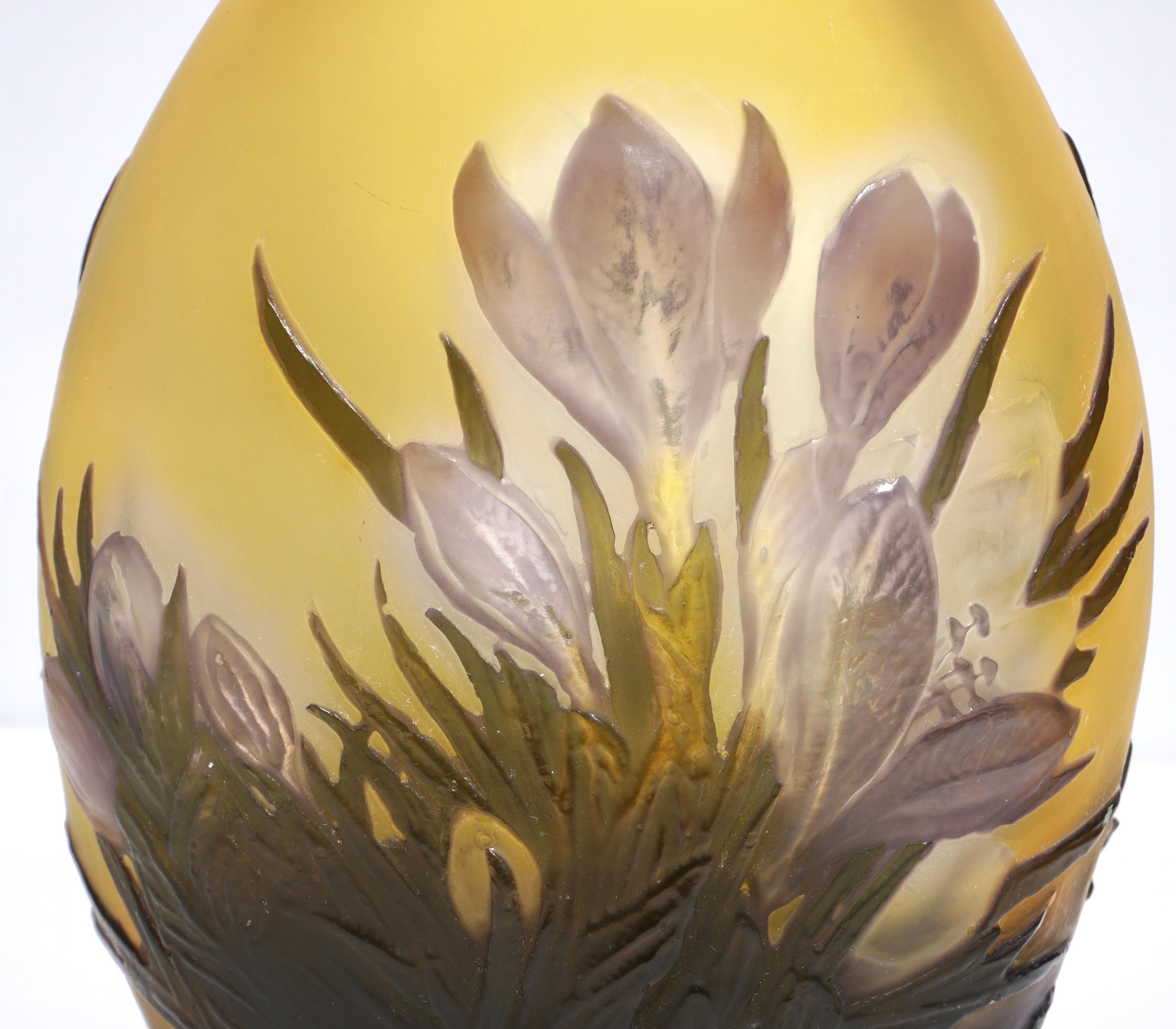 Verre d'art Emile Galle Vase Soufflé Moulé Crocus