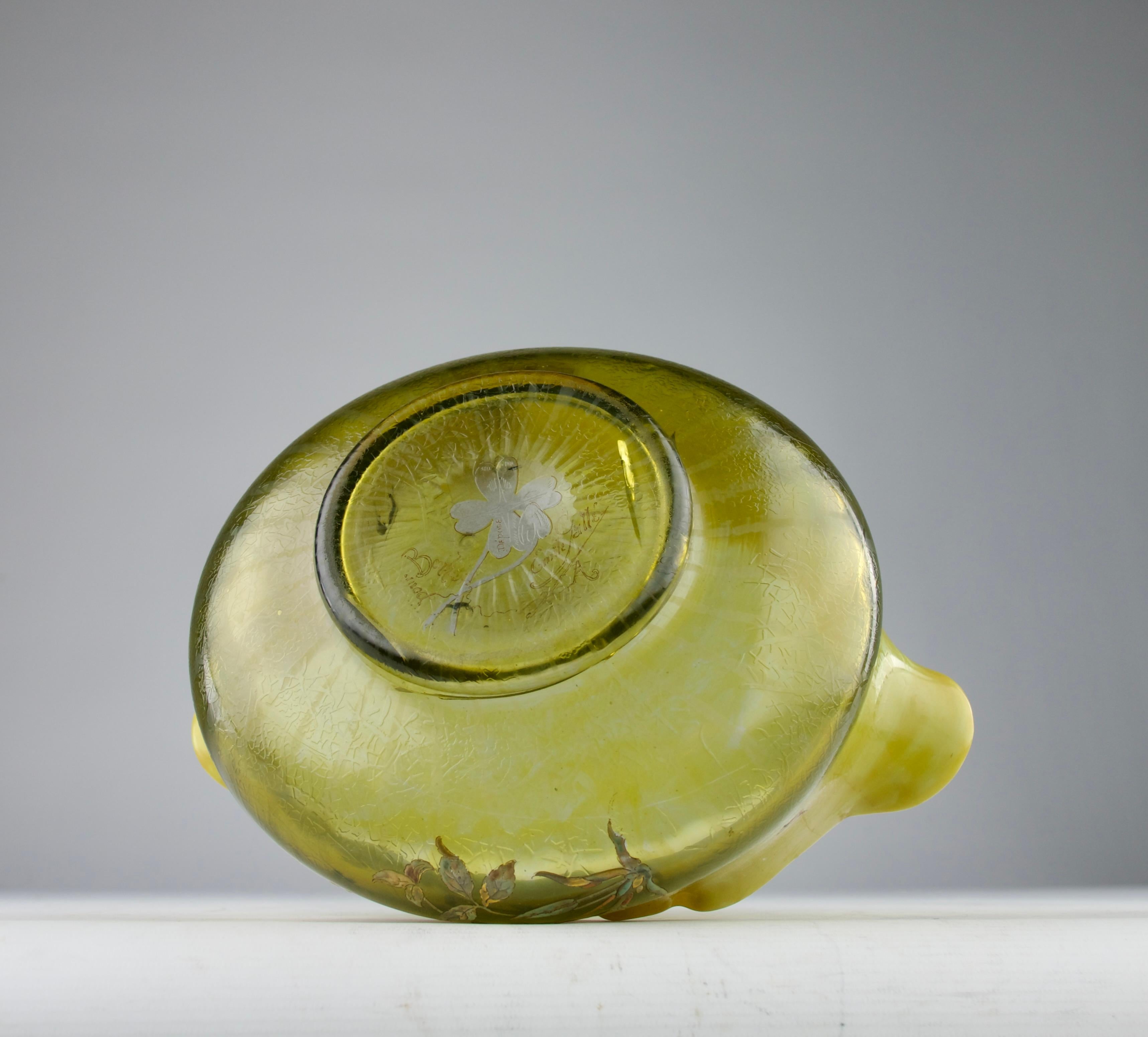 Émile Gallé, Vase Jardinière en verre opalin vert, coquillages et fleurs émaillés en vente 3
