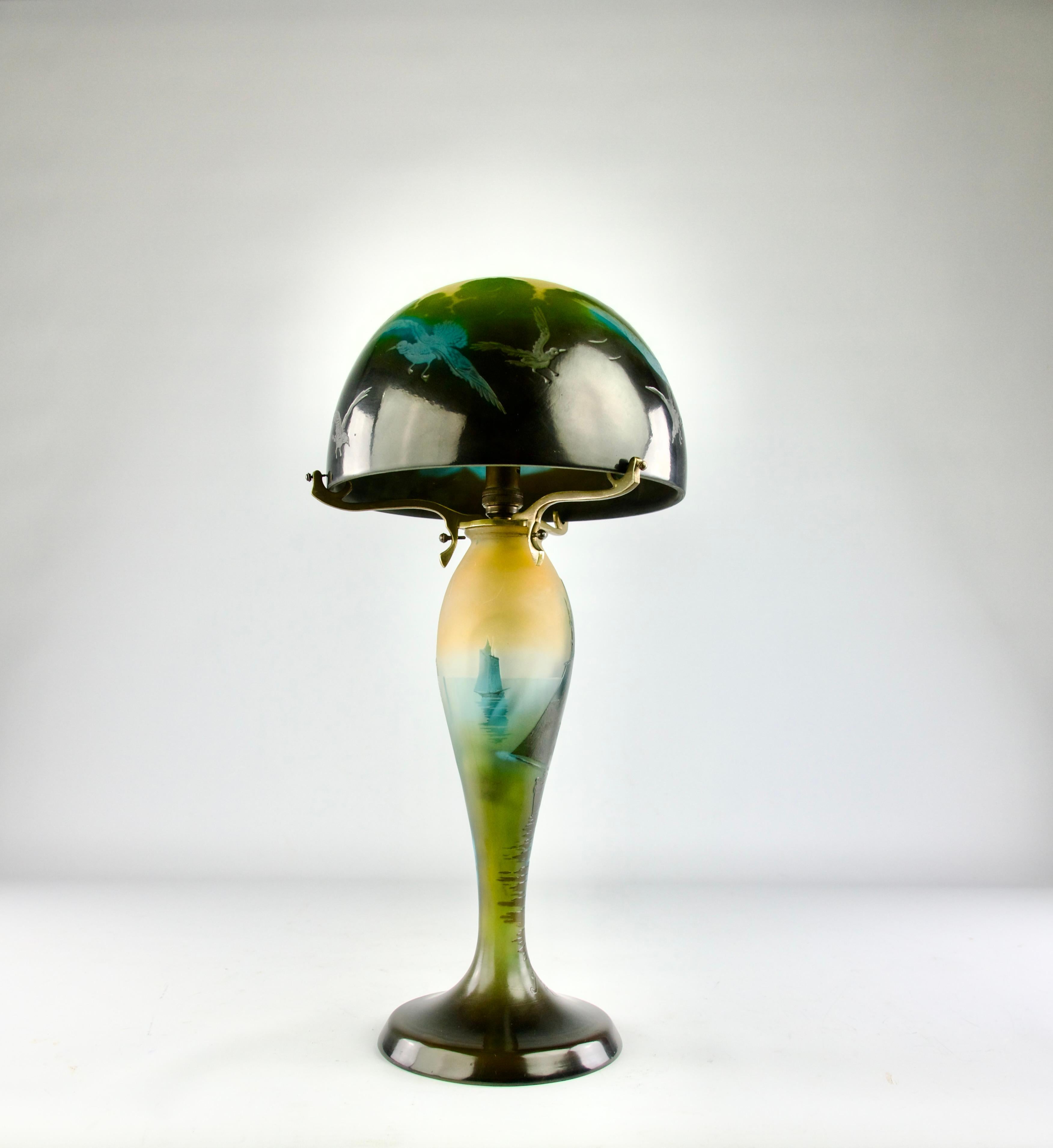 Émile Gallé Establishments, Seagulls and Sailors Table Lamp, France 1920 For Sale 1