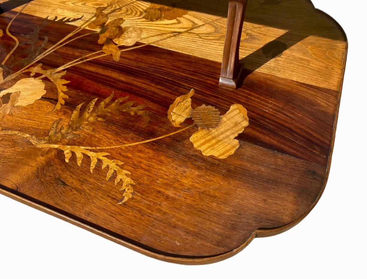 Émile GALLÉ - Exceptionnelle table à thé en marqueterie en vente 3