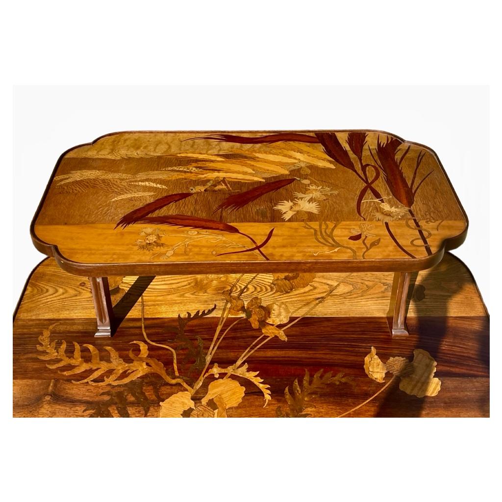 Émile GALLÉ - Exceptionnelle table à thé en marqueterie en vente 6