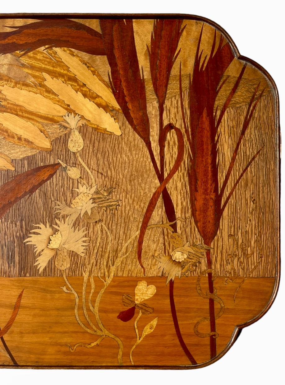 Français Émile GALLÉ - Exceptionnelle table à thé en marqueterie en vente