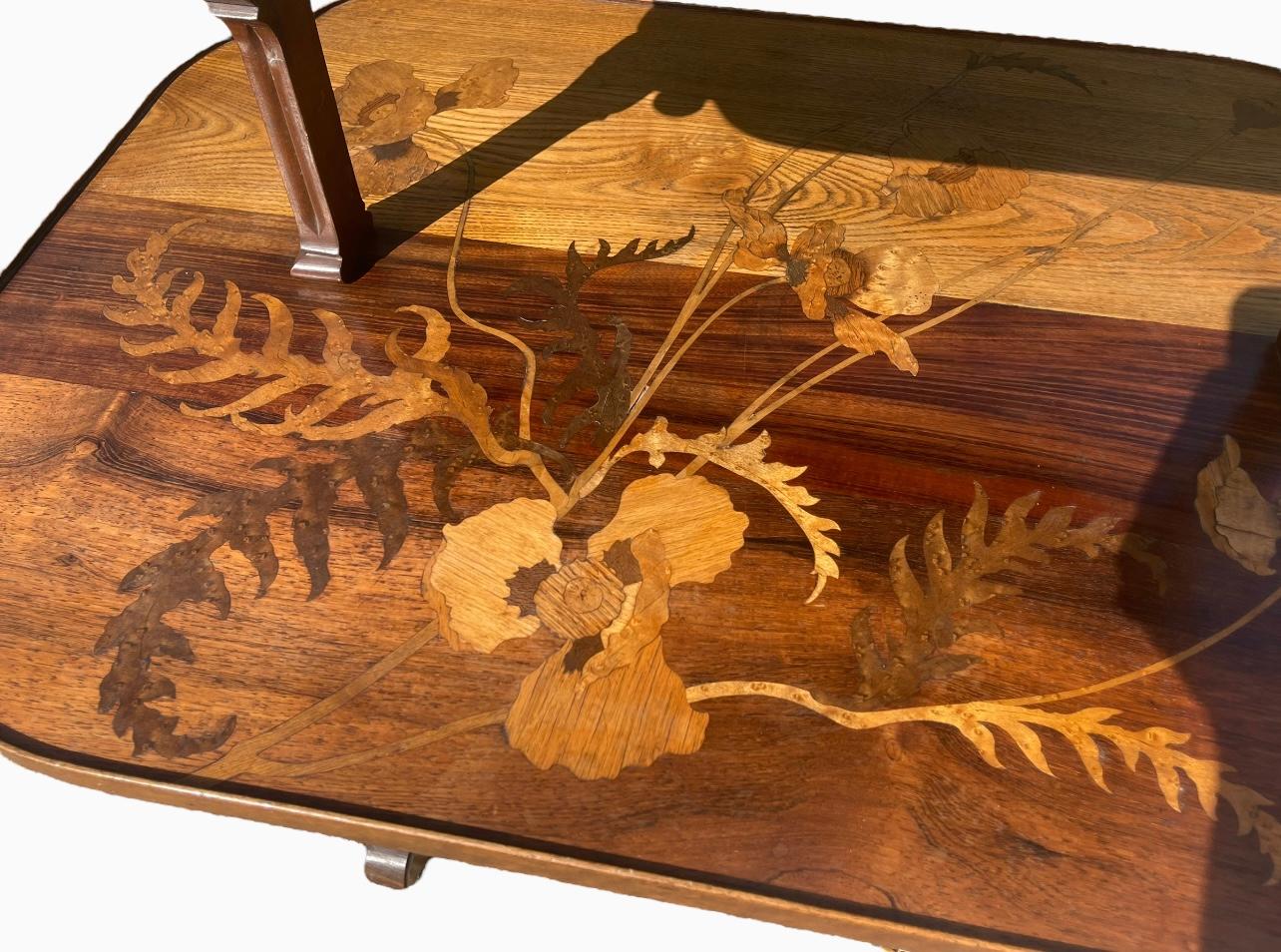 Émile GALLÉ - Exceptionnelle table à thé en marqueterie Bon état - En vente à Beaune, FR